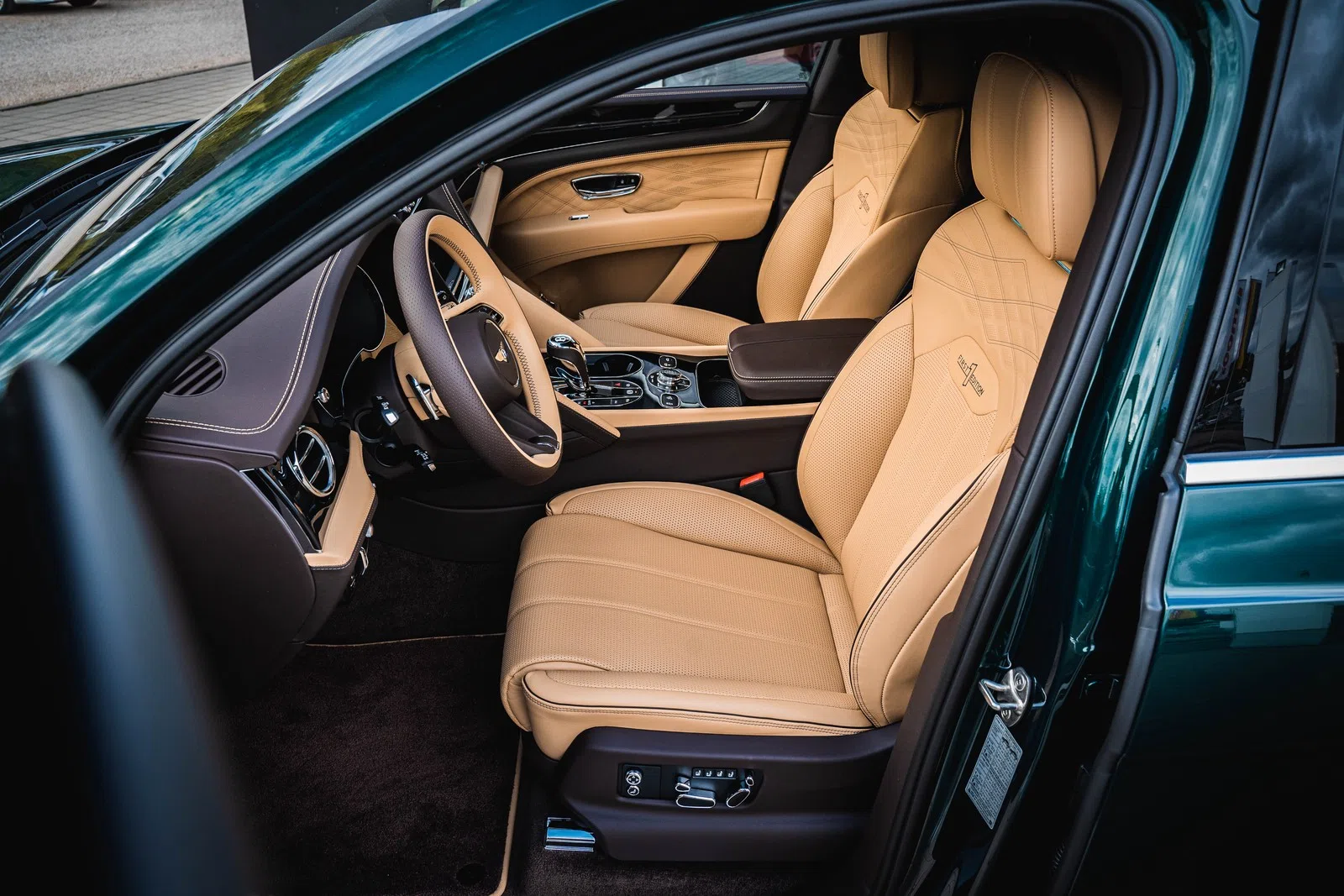 2023 Bentley Bentayga EWB Azure First Edition interior, seats