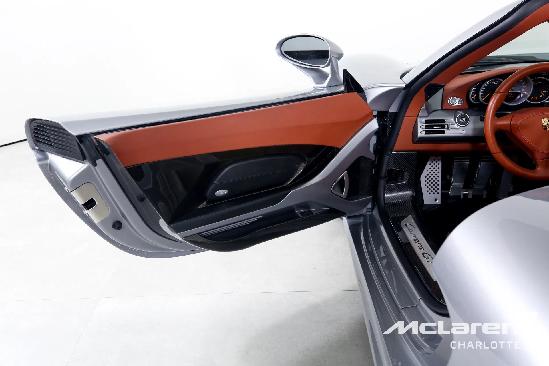 2004 Porsche CARRERA GT interior, door panel, Terracotta