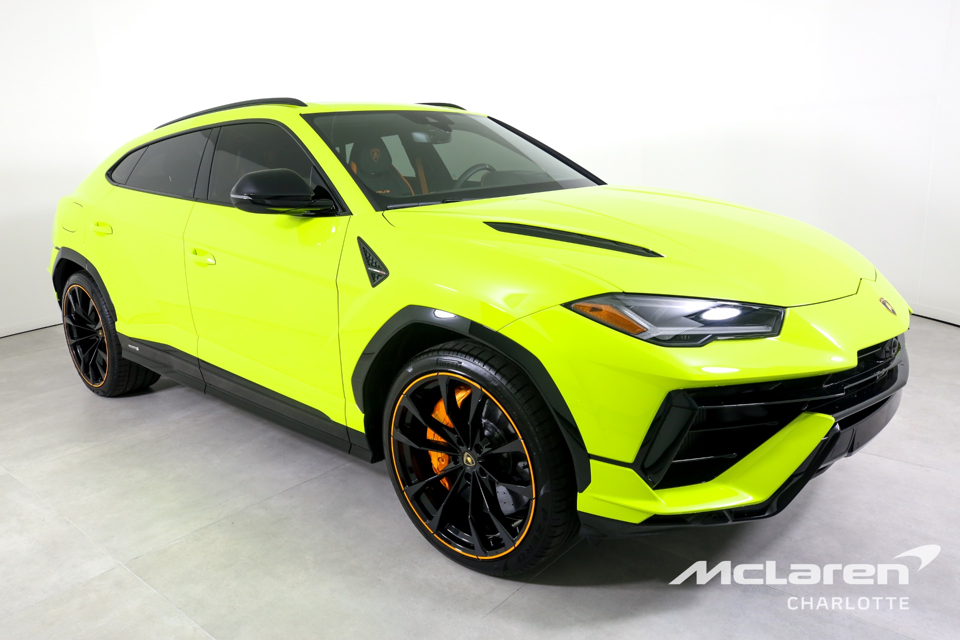 2023 LAMBORGHINI URUS S