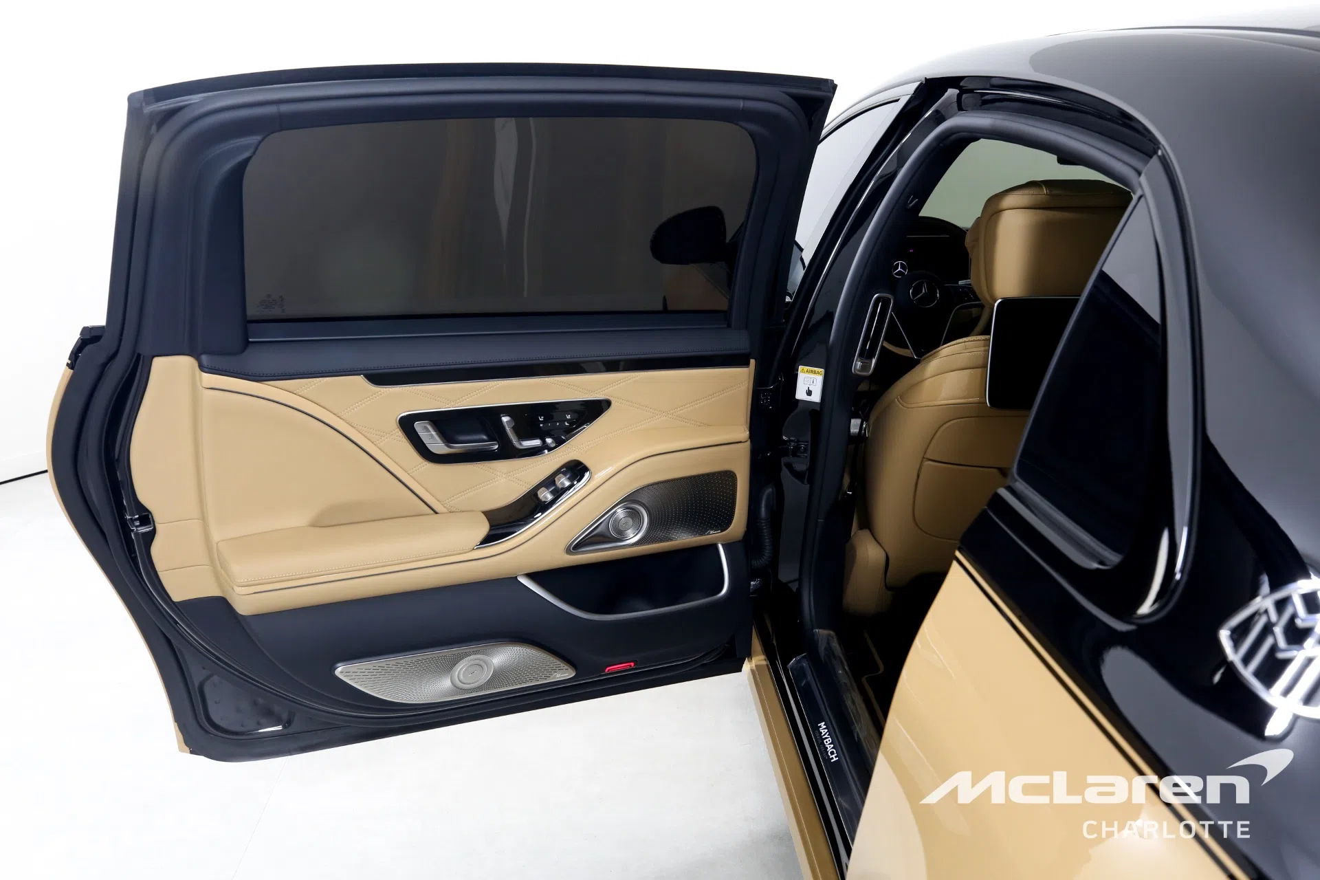 2023 Mercedes-Maybach S 680 4MATIC Virgil Abloh interior, door panel