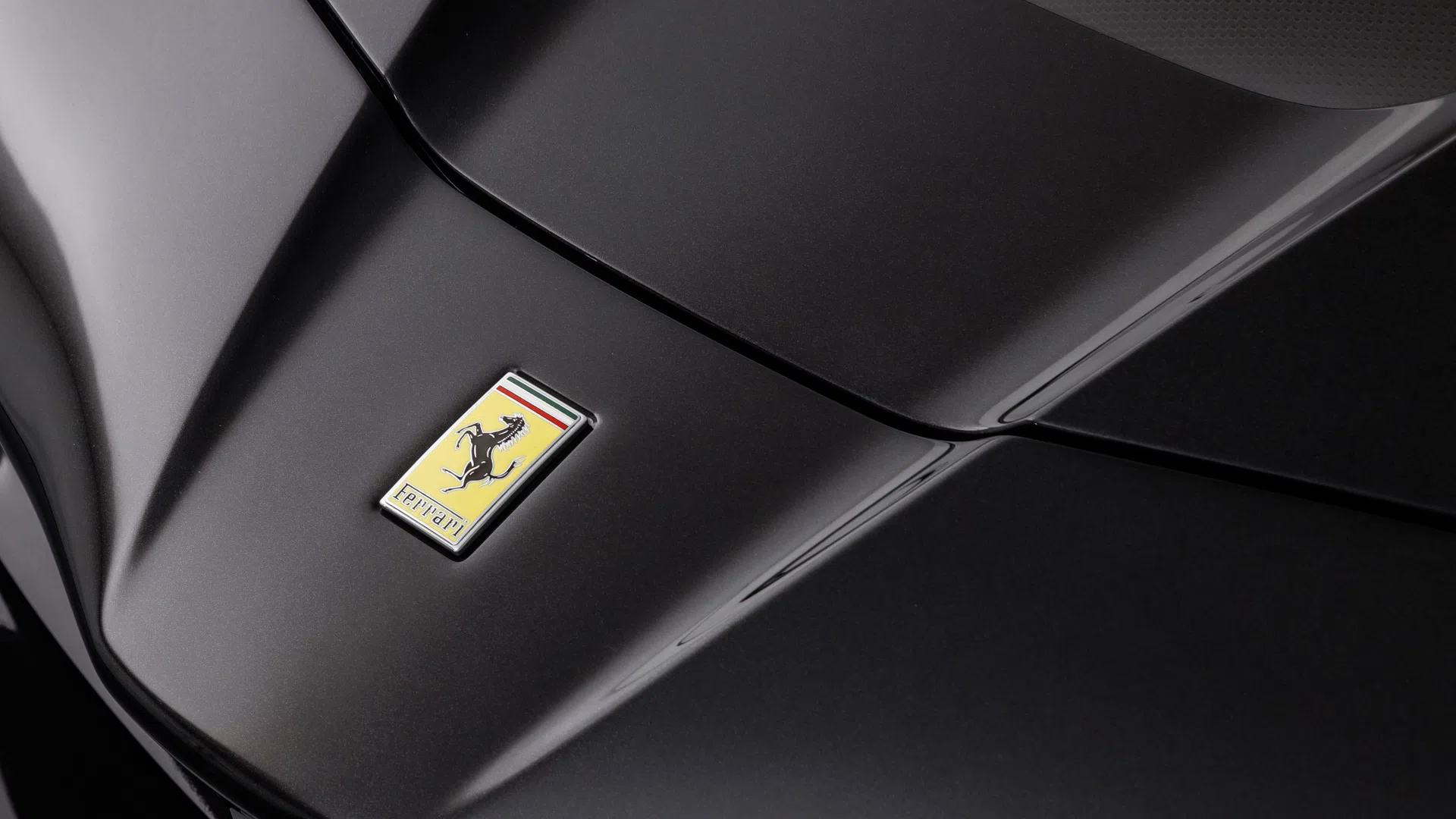 2016 Ferrari La Ferrari Aperta interior, door sill, Alcantara