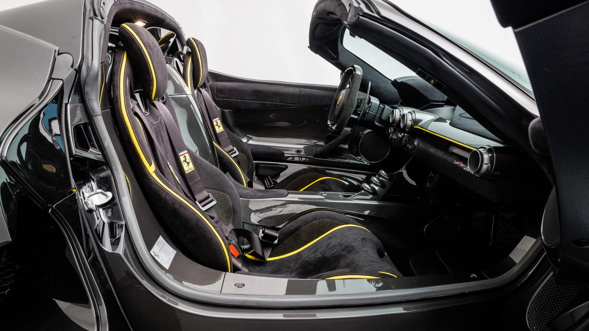 2016 Ferrari La Ferrari Aperta, 18/22