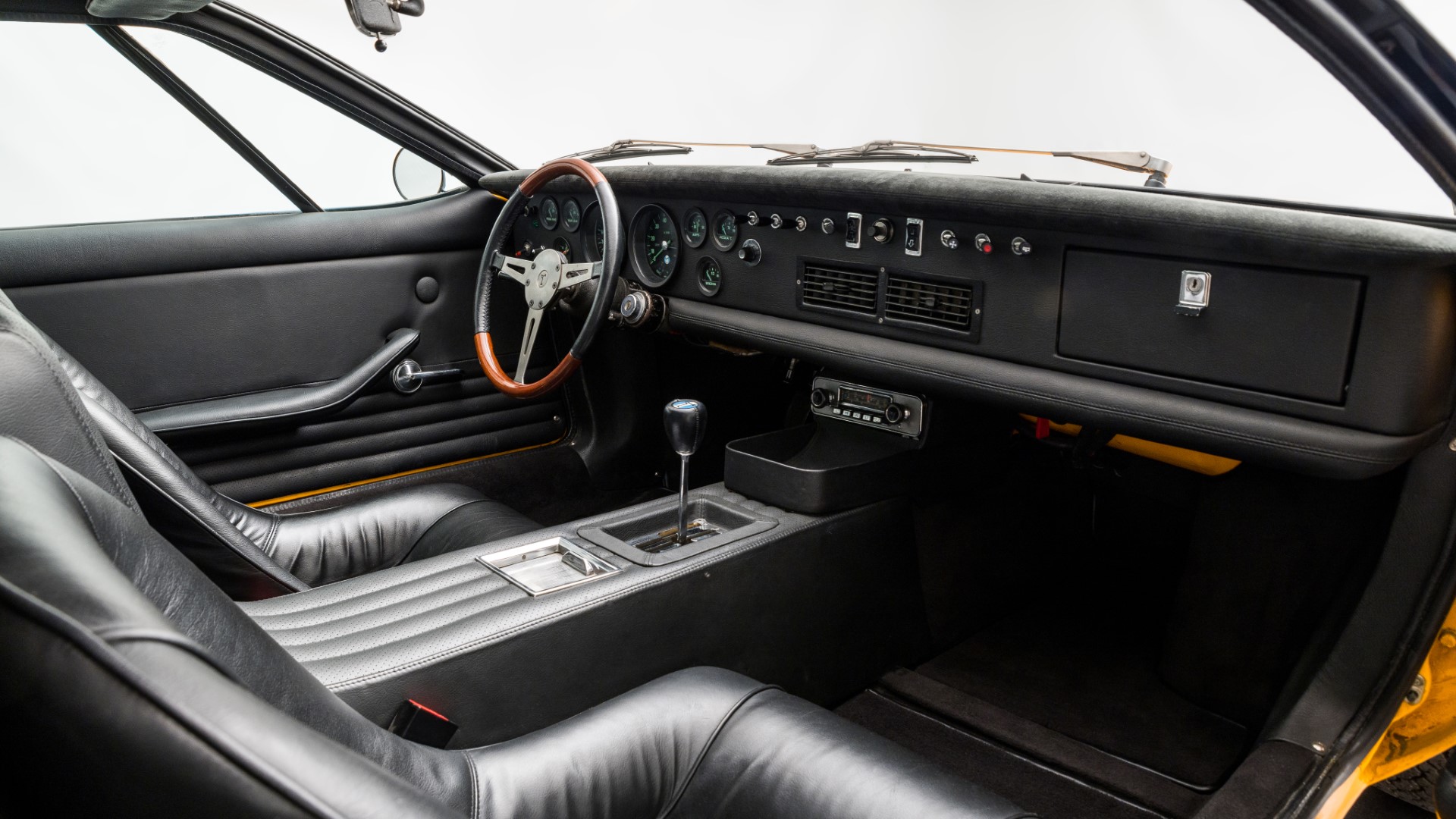 1971 DeTomaso Mangusta, 18/20