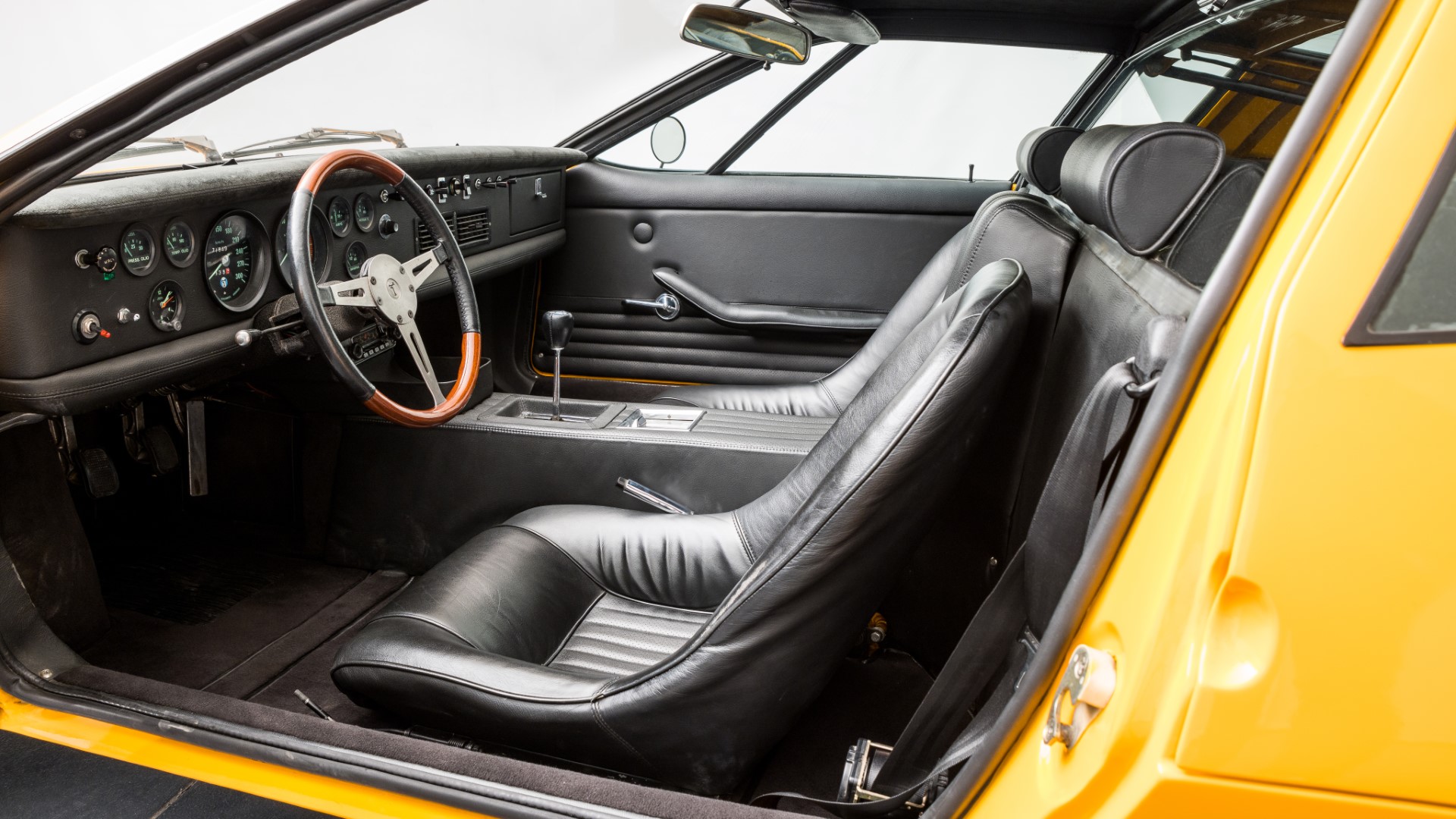 1971 DeTomaso Mangusta, 19/20