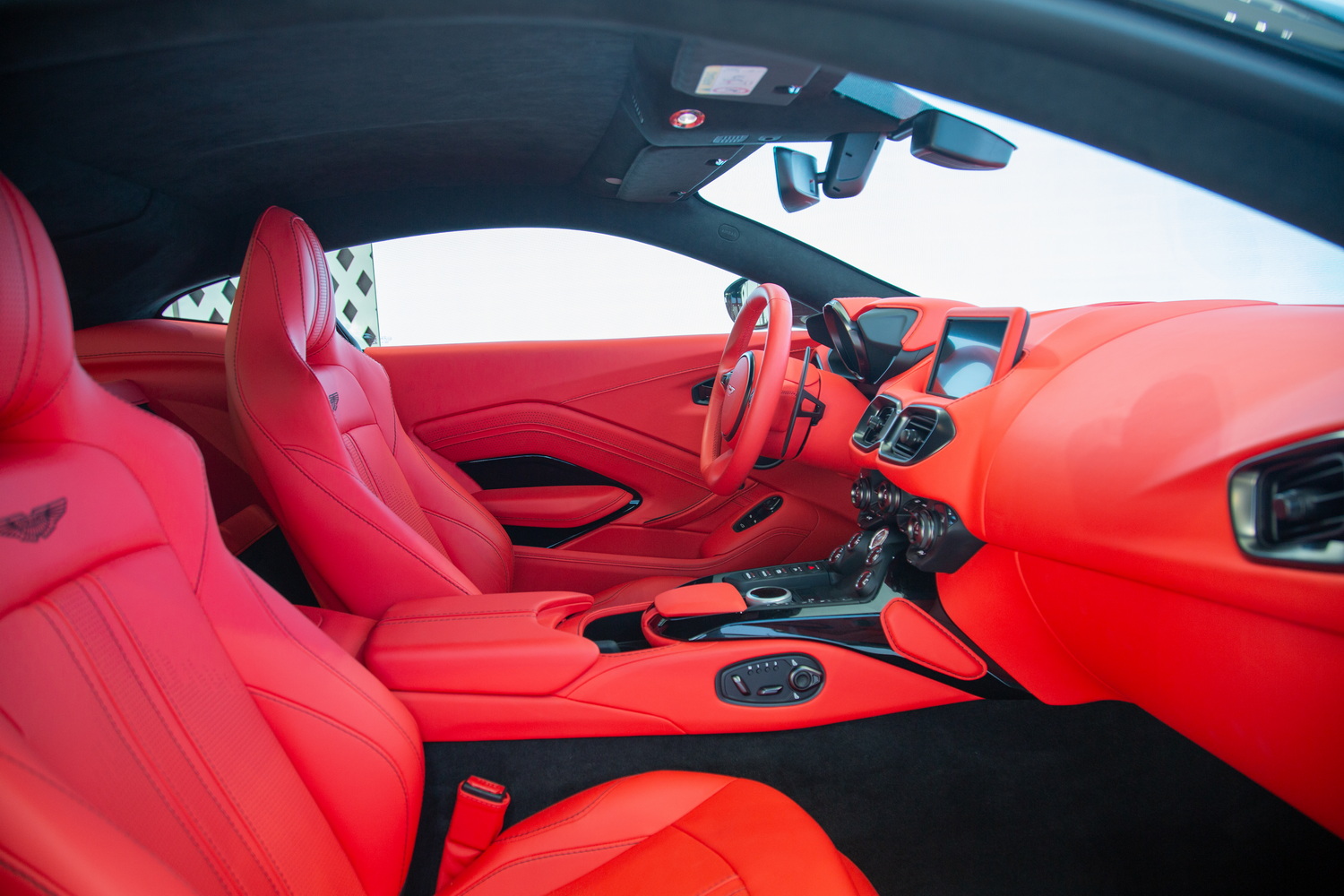 2022 Aston Martin Vantage V8, 10/16