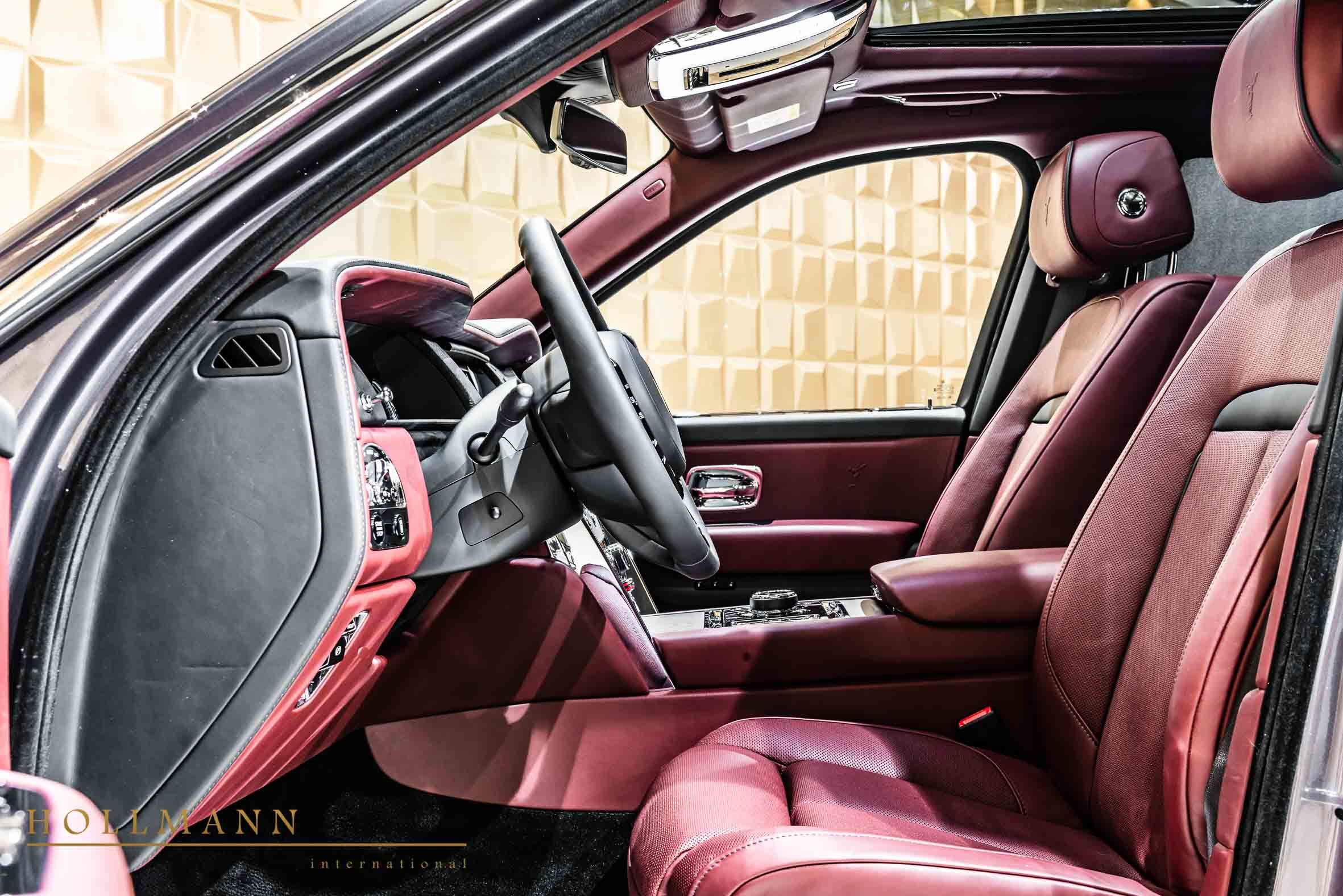2019 Rolls-Royce Cullinan, 4/25