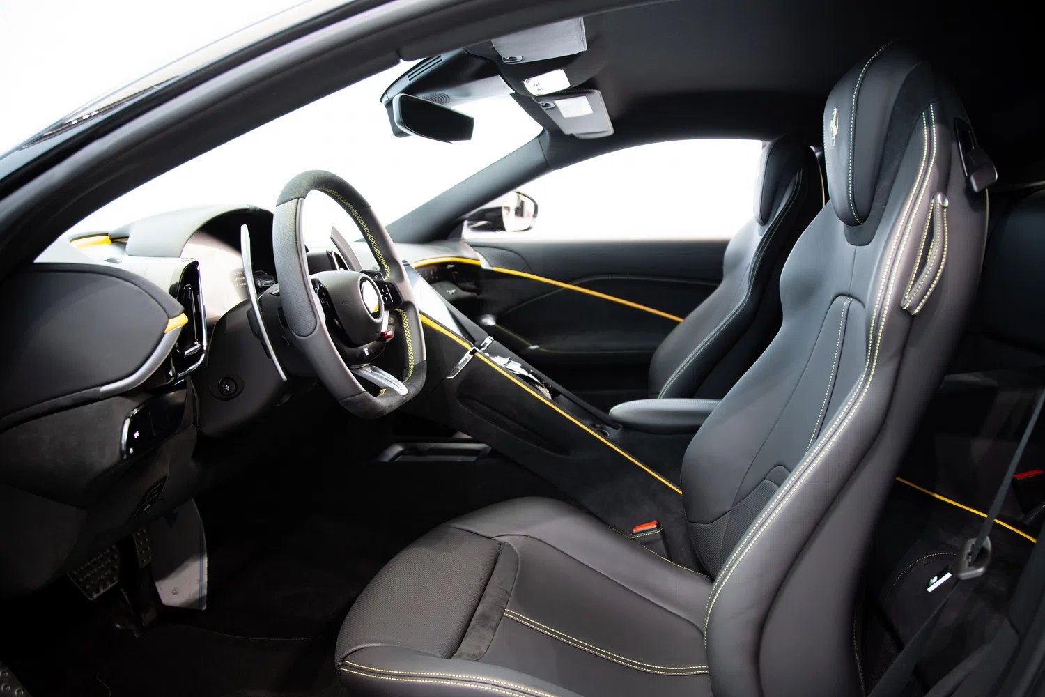 2023 Ferrari Roma interior, seats