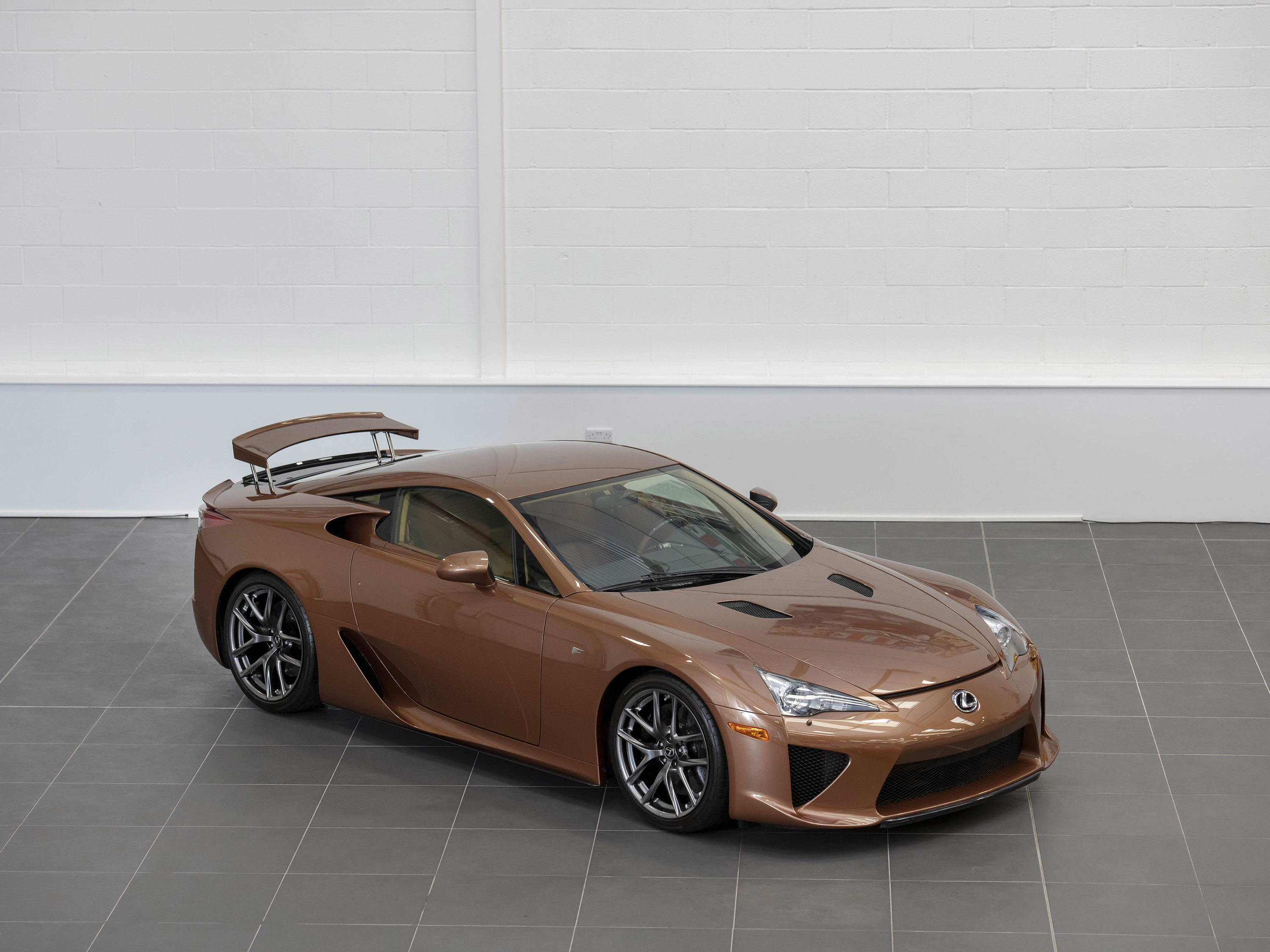 2012 LEXUS LFA
