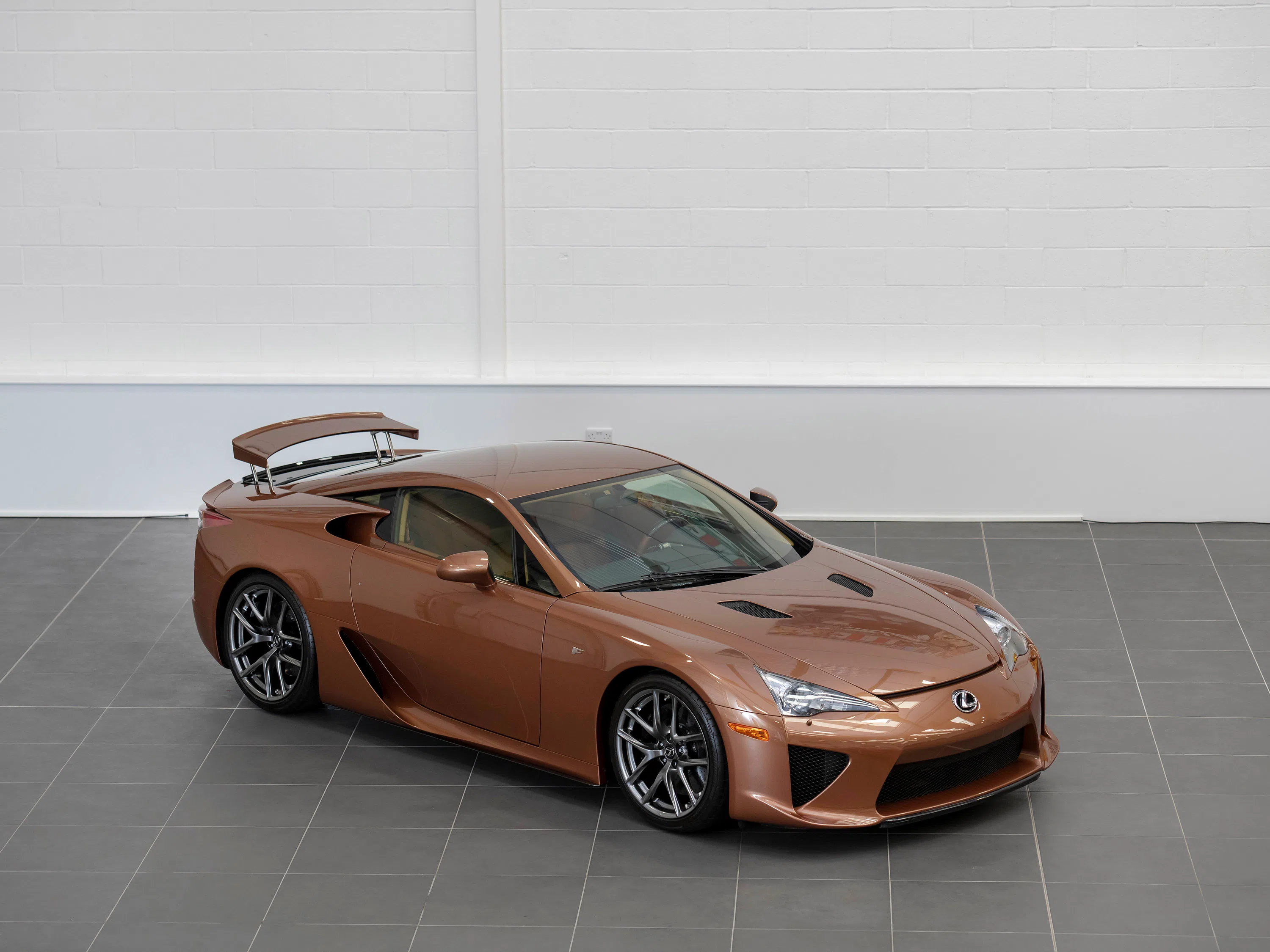 2012 LEXUS LFA