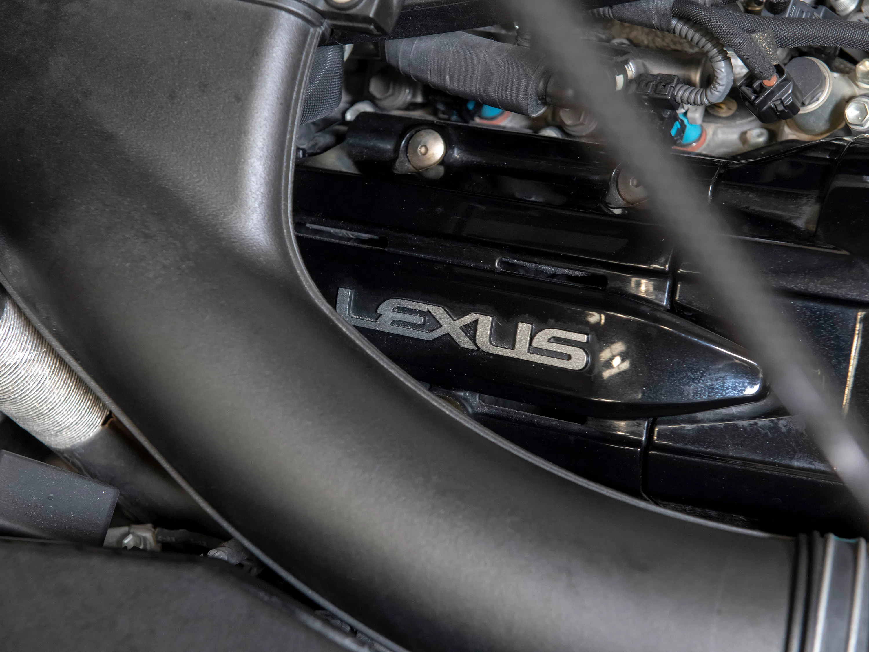 2012 LEXUS LFA engine