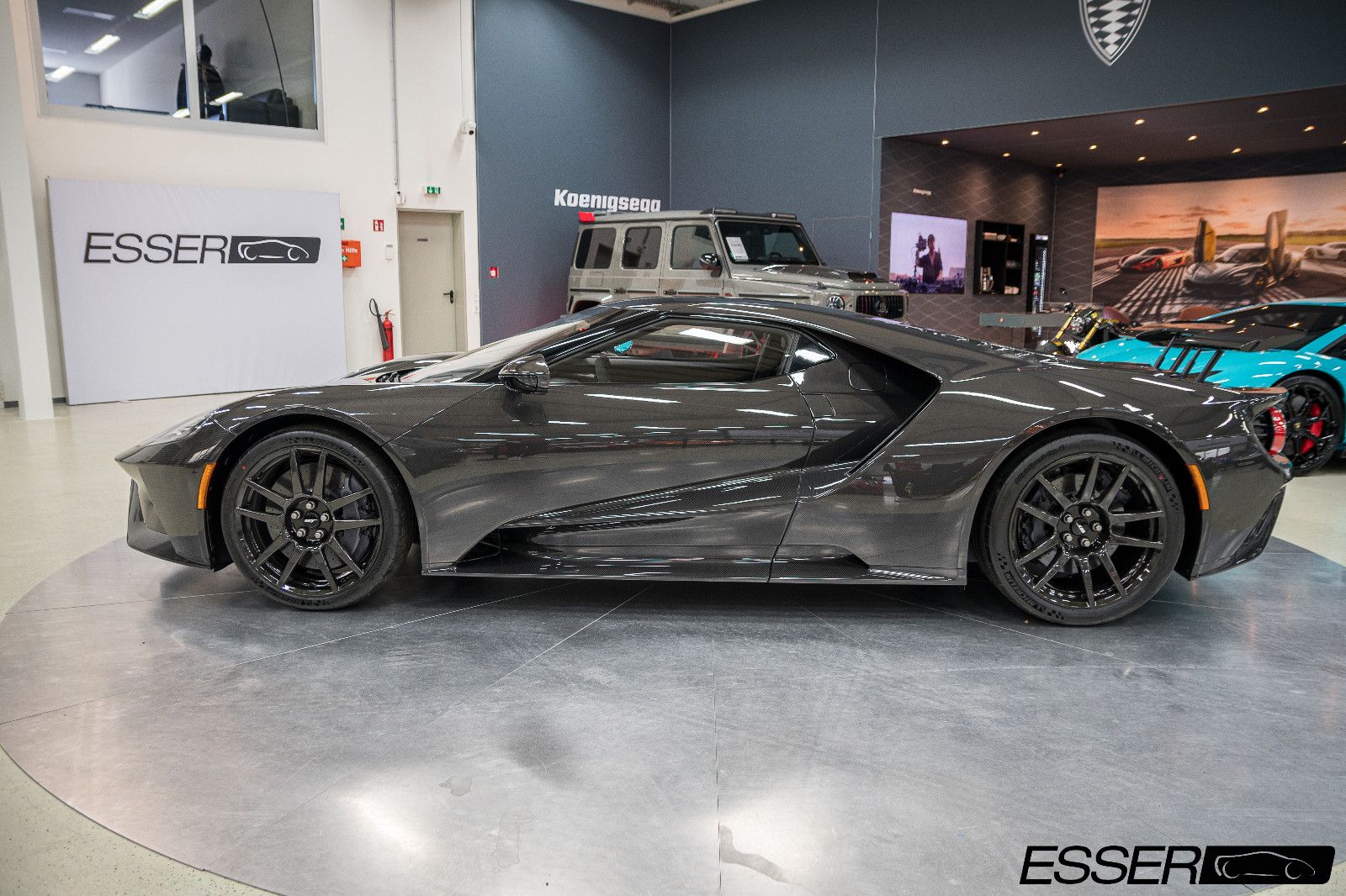 2021 Ford GT "Liquid Carbon"