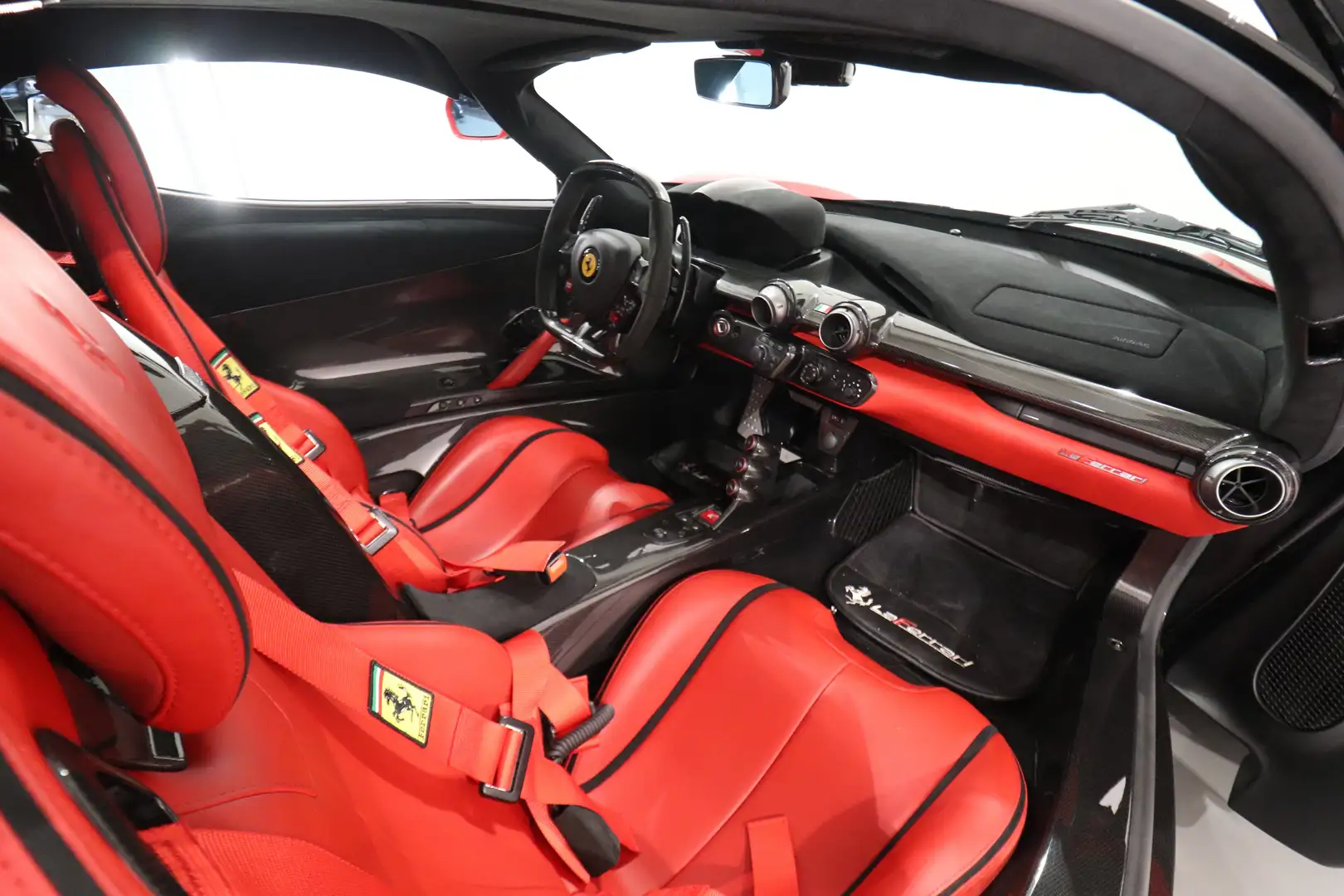 2015 Ferrari LaFerrari, 14/15