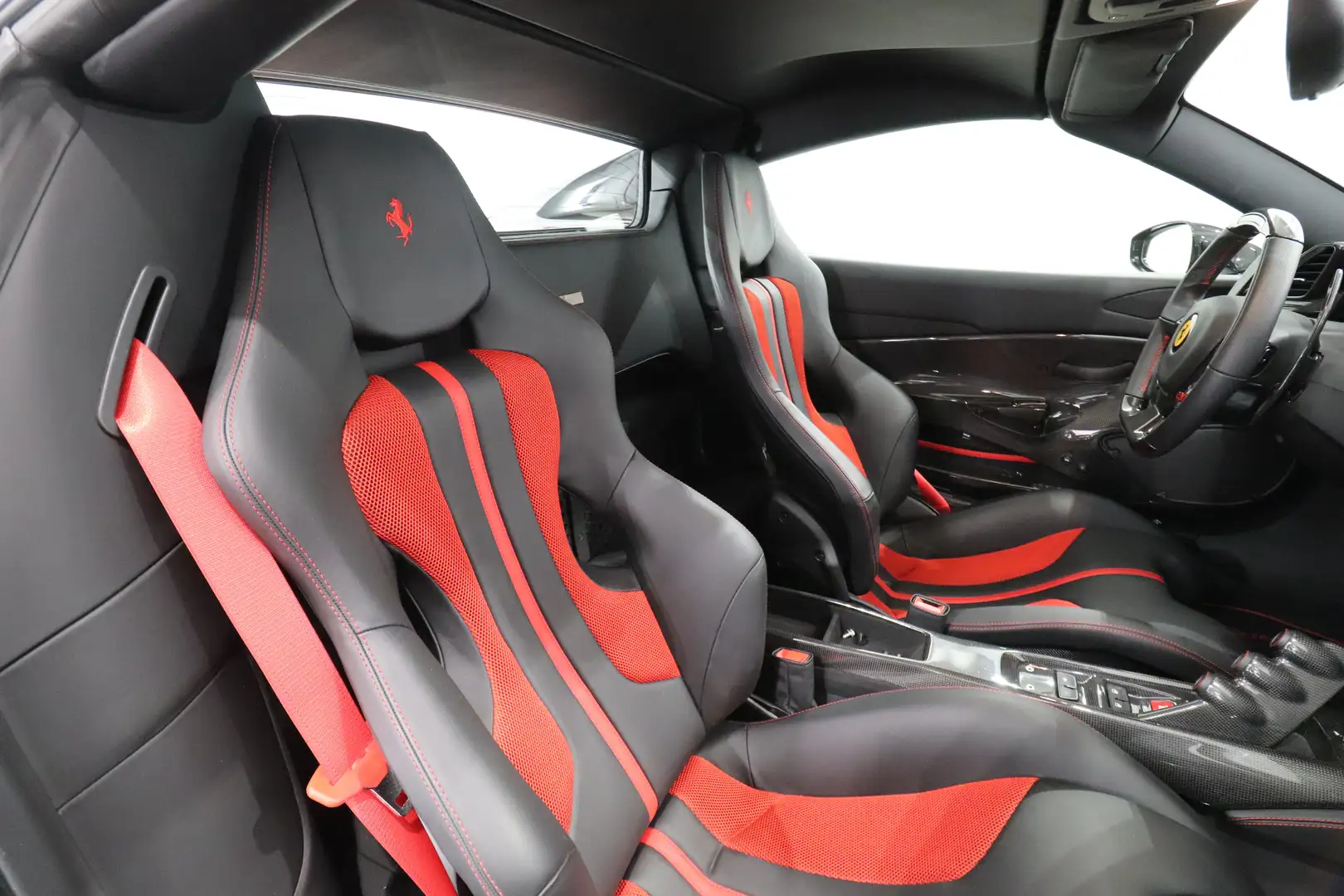 2020 Ferrari 488 Pista Spider Atelier, 13/15
