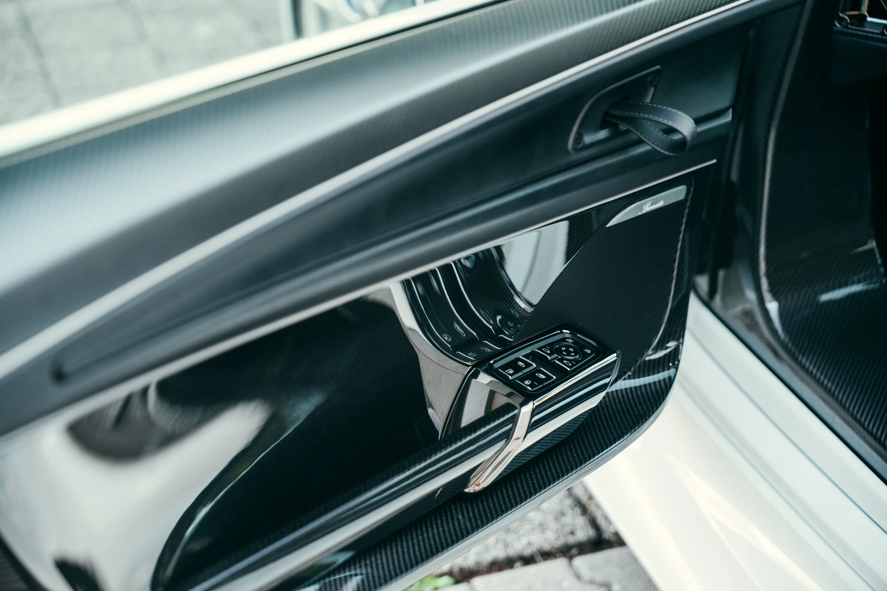 2015 Porsche 918 Spyder Weissach Package interior, door panel