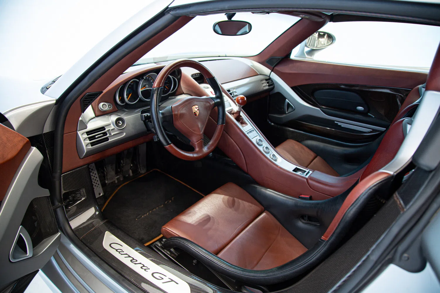 2005 Porsche Carrera GT interior