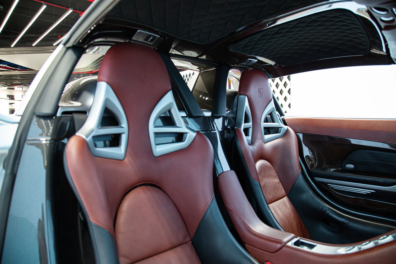 2005 Porsche Carrera GT interior, seats