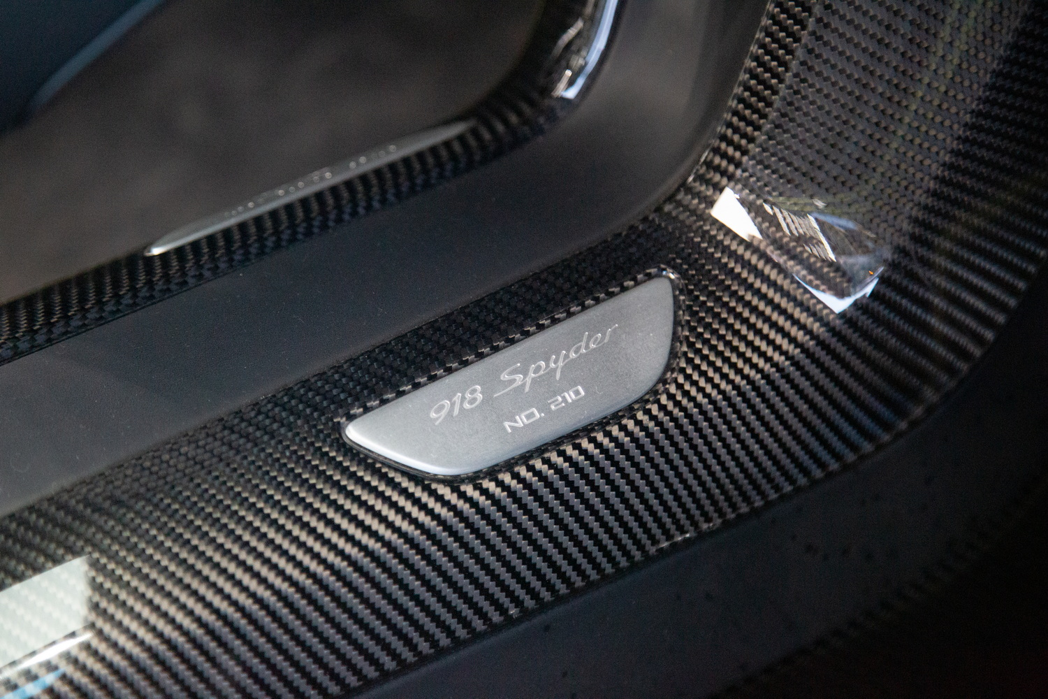 2015 Porsche 918 Spyder, 18/20