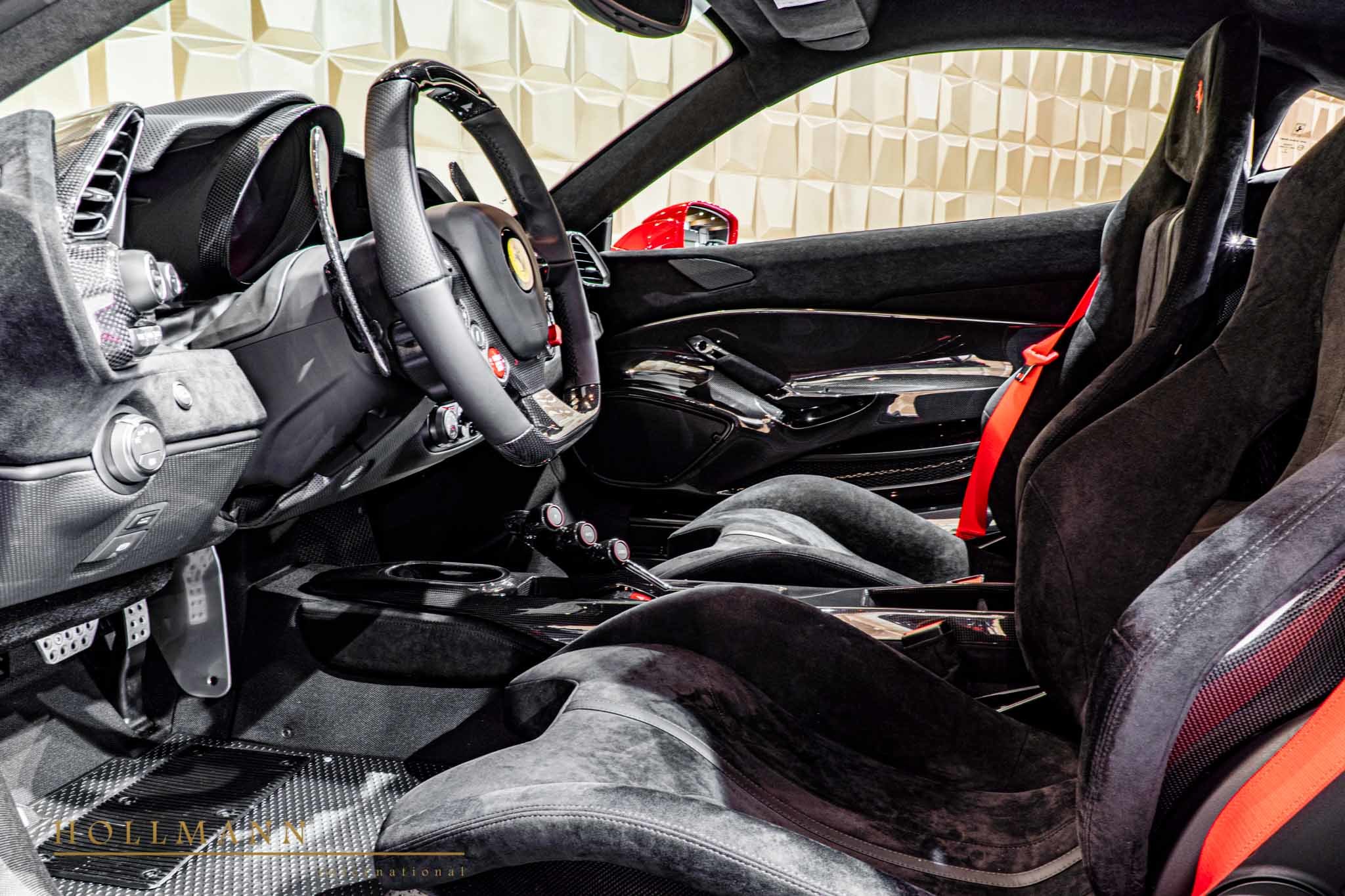 2019 Ferrari 488 Pista, 2/19