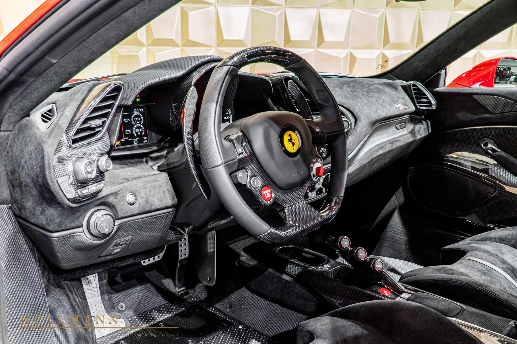 2019 Ferrari 488 Pista interior, dashboard, Alcantara Nero