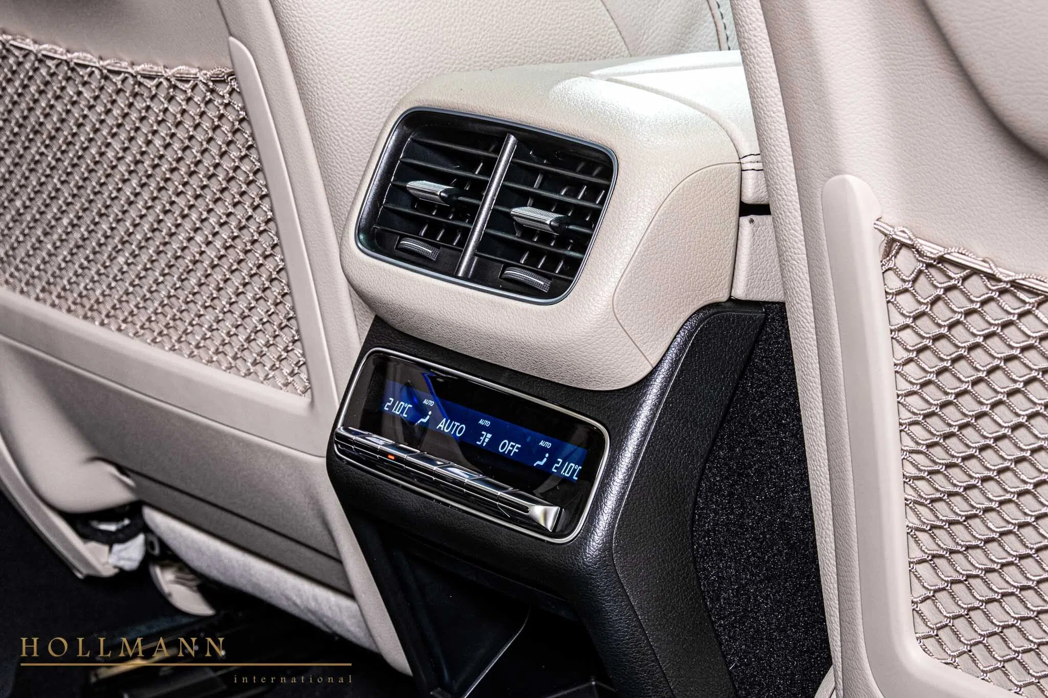 2023 Mercedes-Benz GLS 400d 4MATIC interior