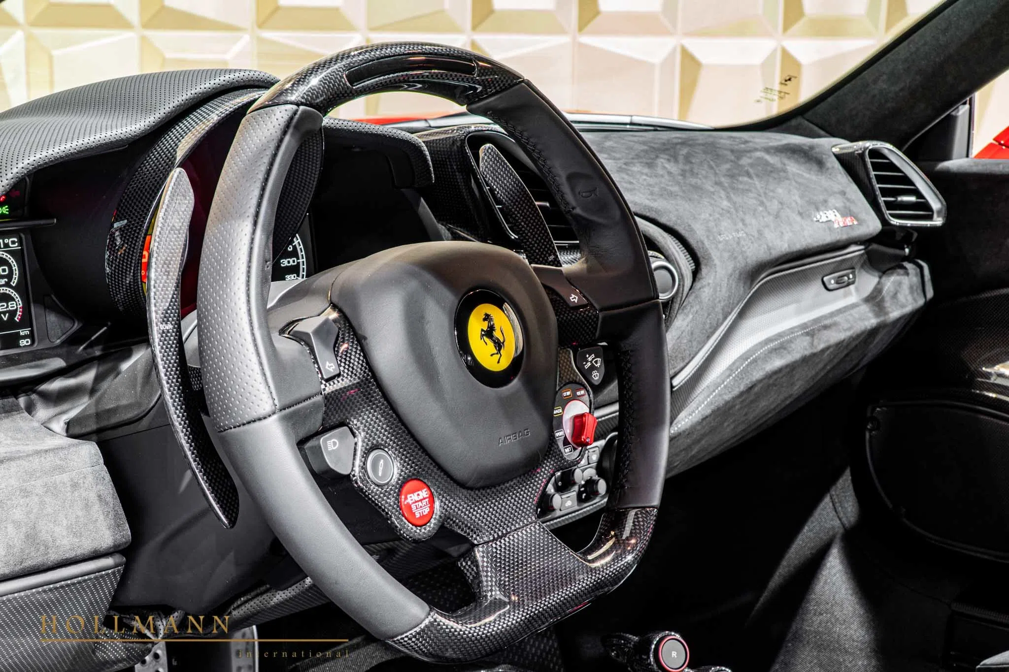 2019 Ferrari 488 Pista interior, Alcantara Nero