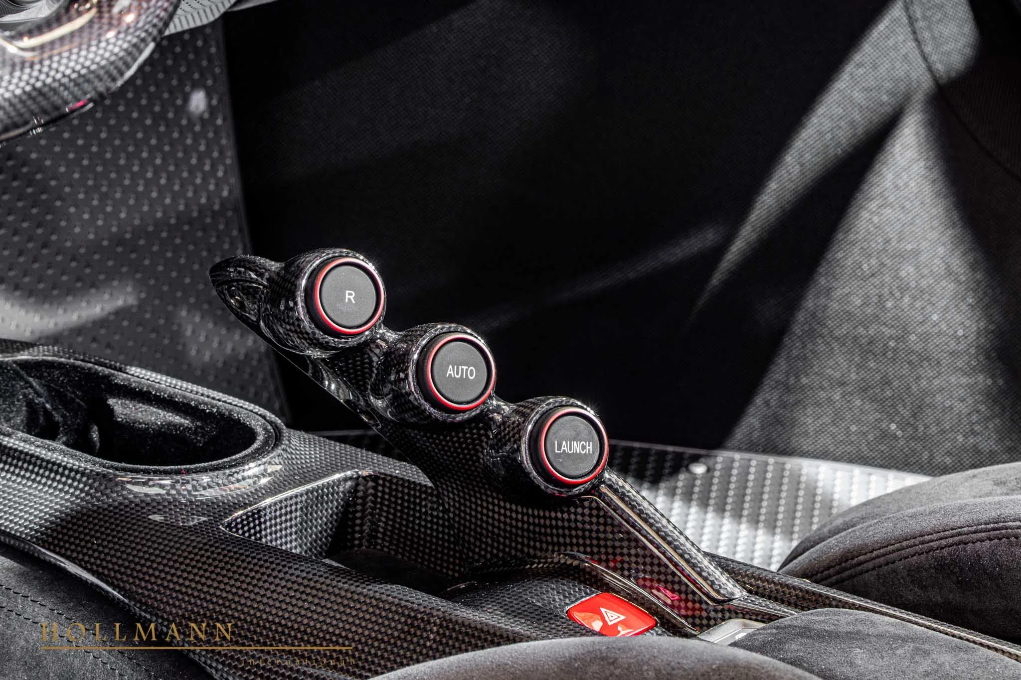 2019 Ferrari 488 Pista interior, Alcantara Nero