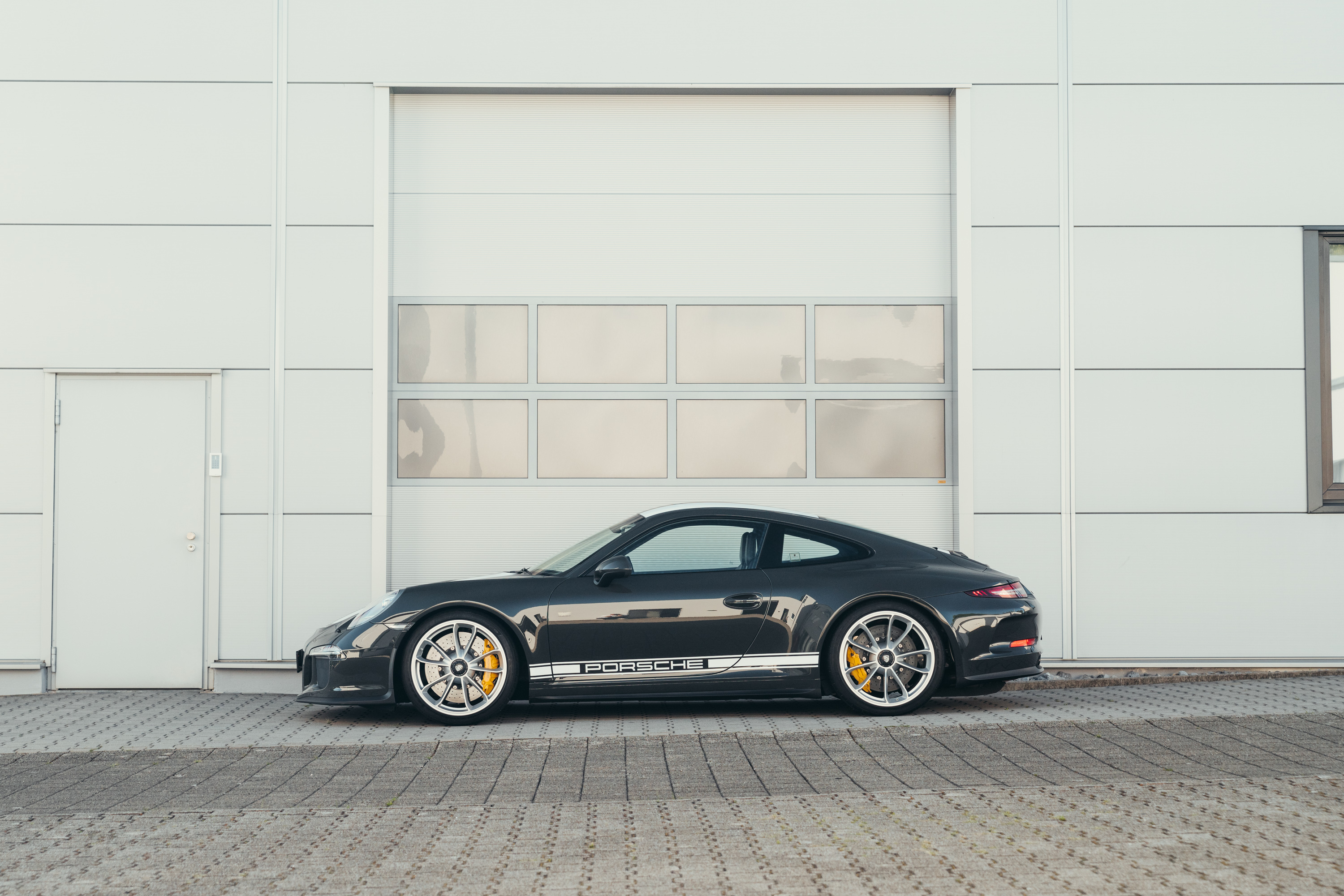 2016 Porsche 911 R, 2/20