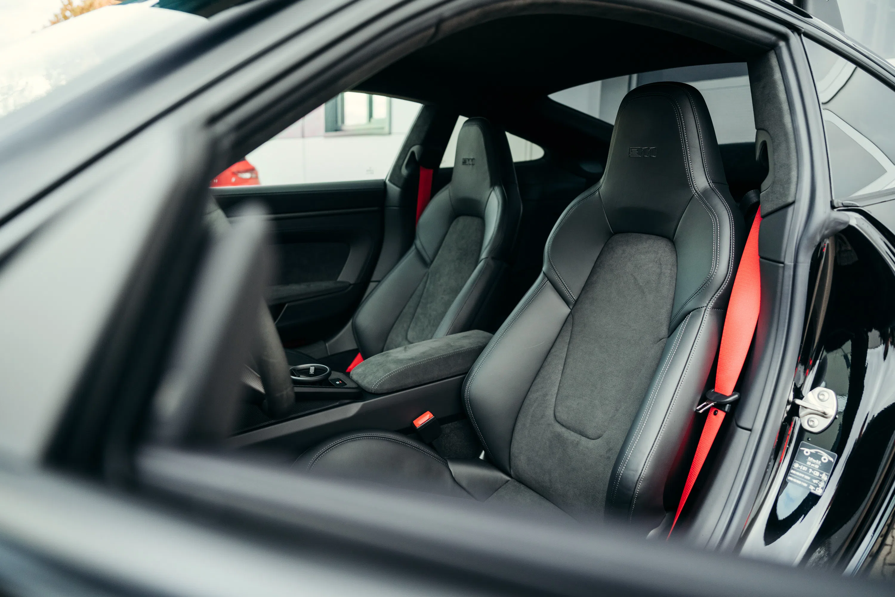 2023 Porsche 992 Dakar interior, seats