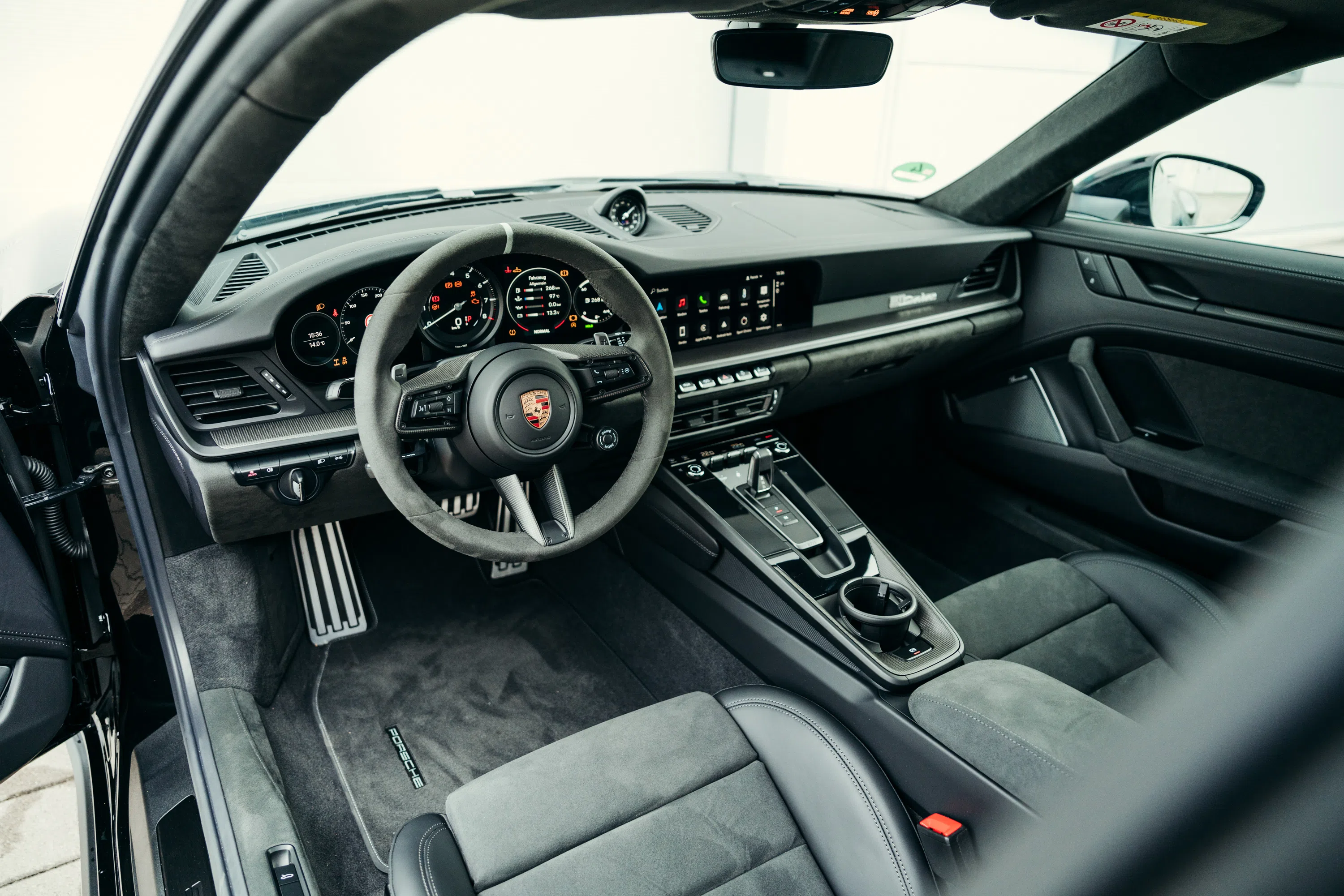 2023 Porsche 992 Dakar interior, dashboard