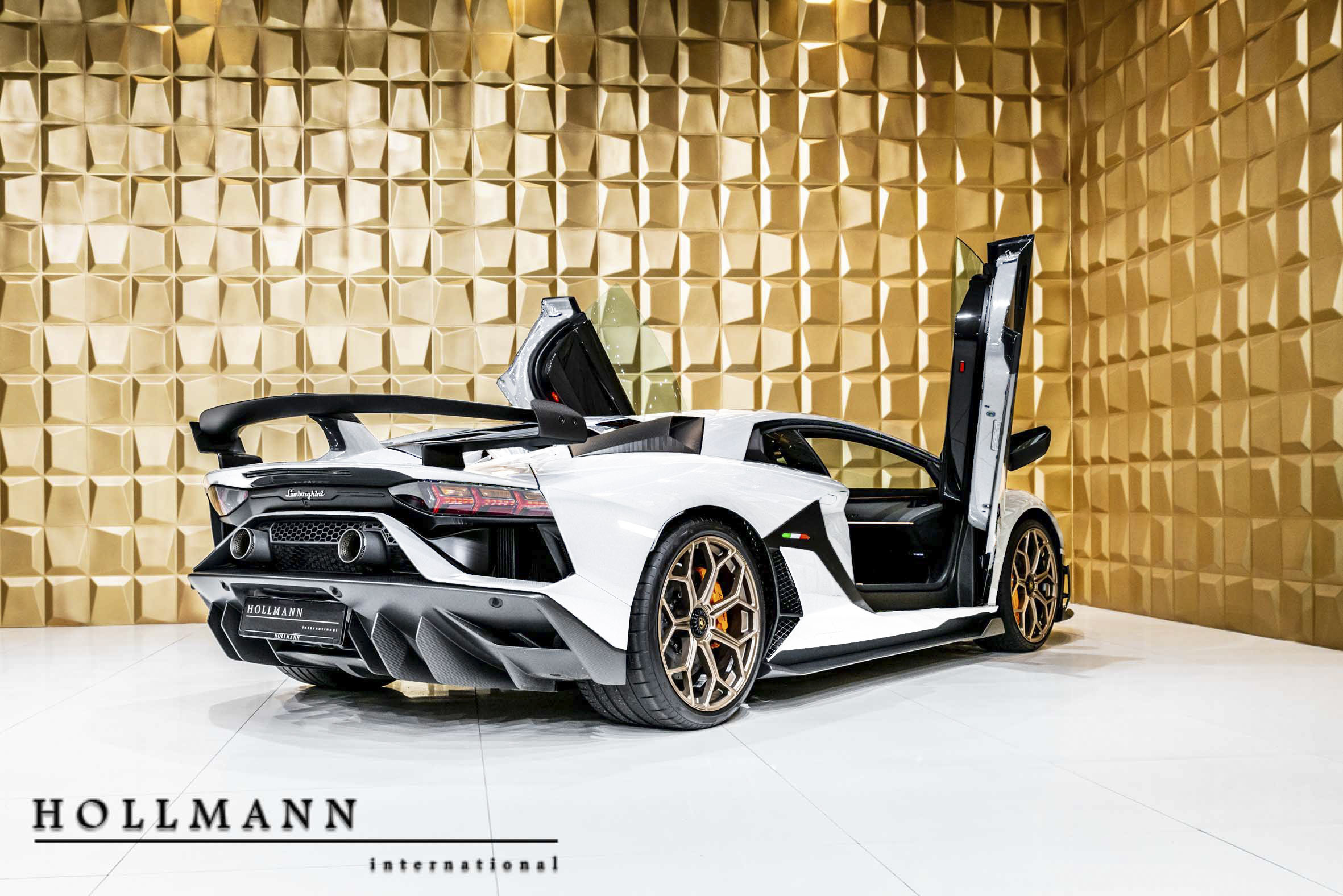 2019 Lamborghini Aventador SVJ, 2/20