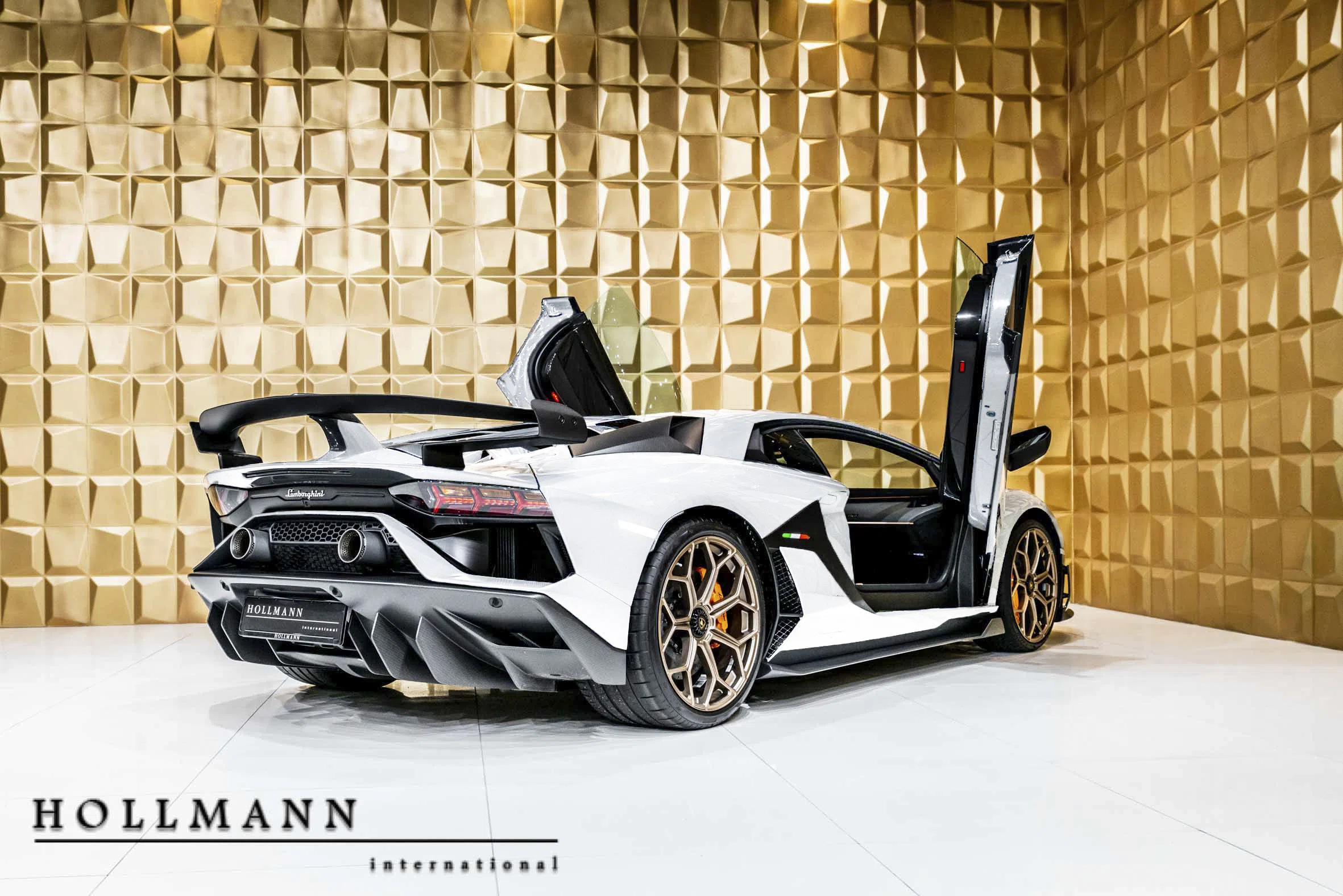 2019 Lamborghini Aventador SVJ for sale, exterior, Matte White