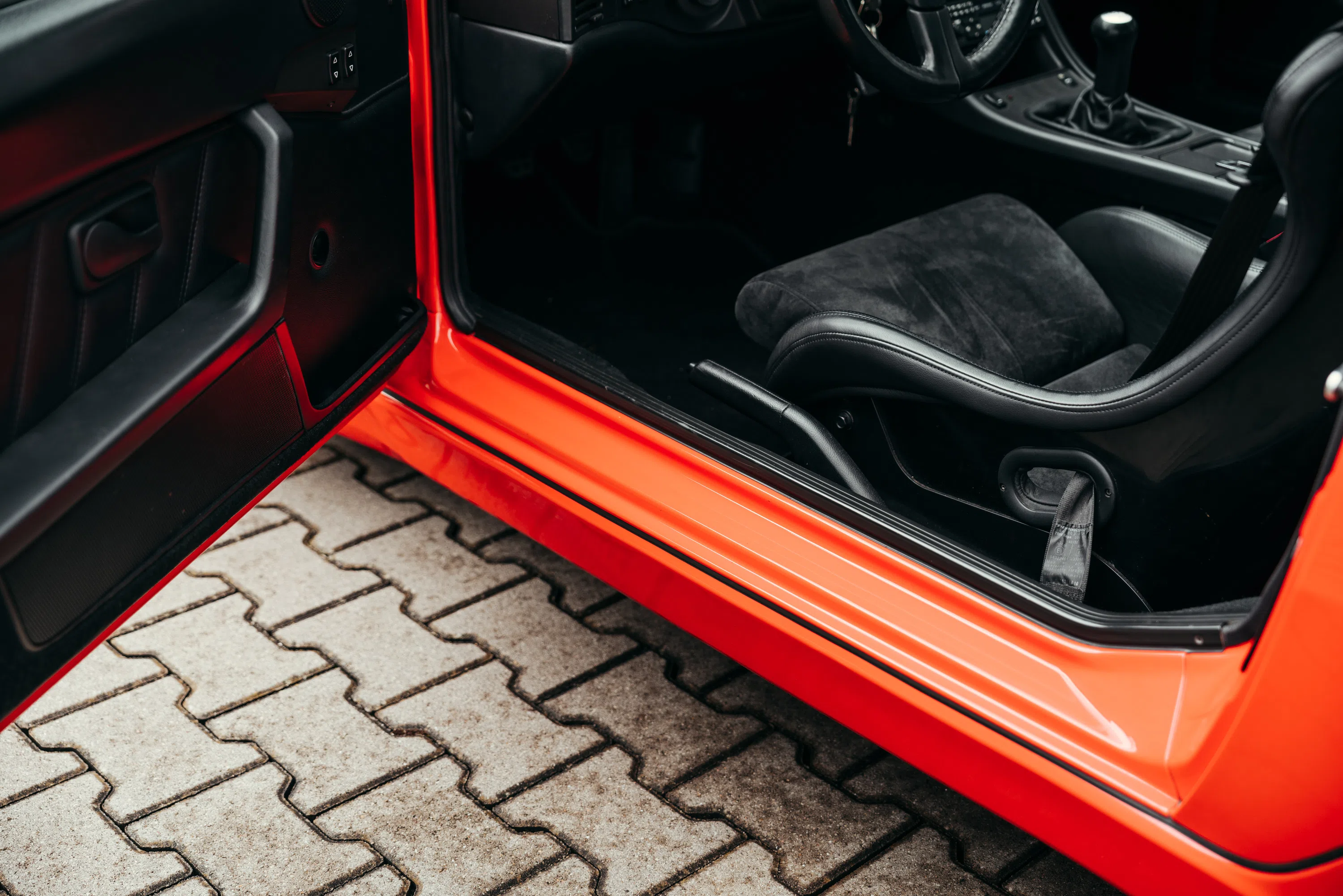 1993 Porsche 968 Turbo S interior, door panel
