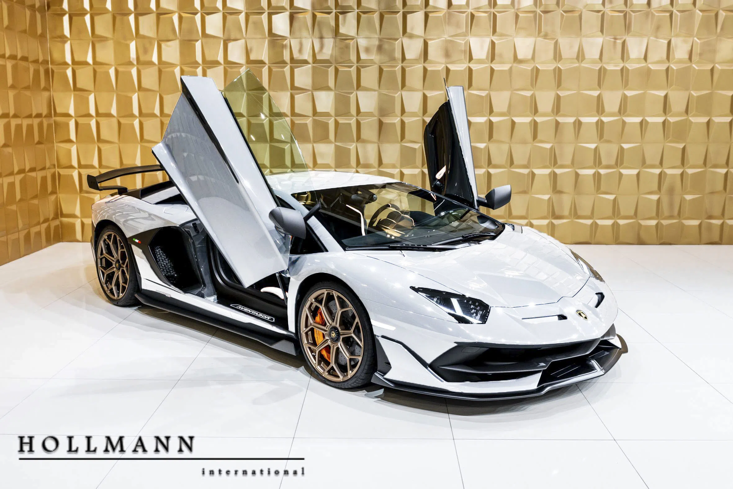 2019 Lamborghini Aventador SVJ for sale, exterior, Matte White
