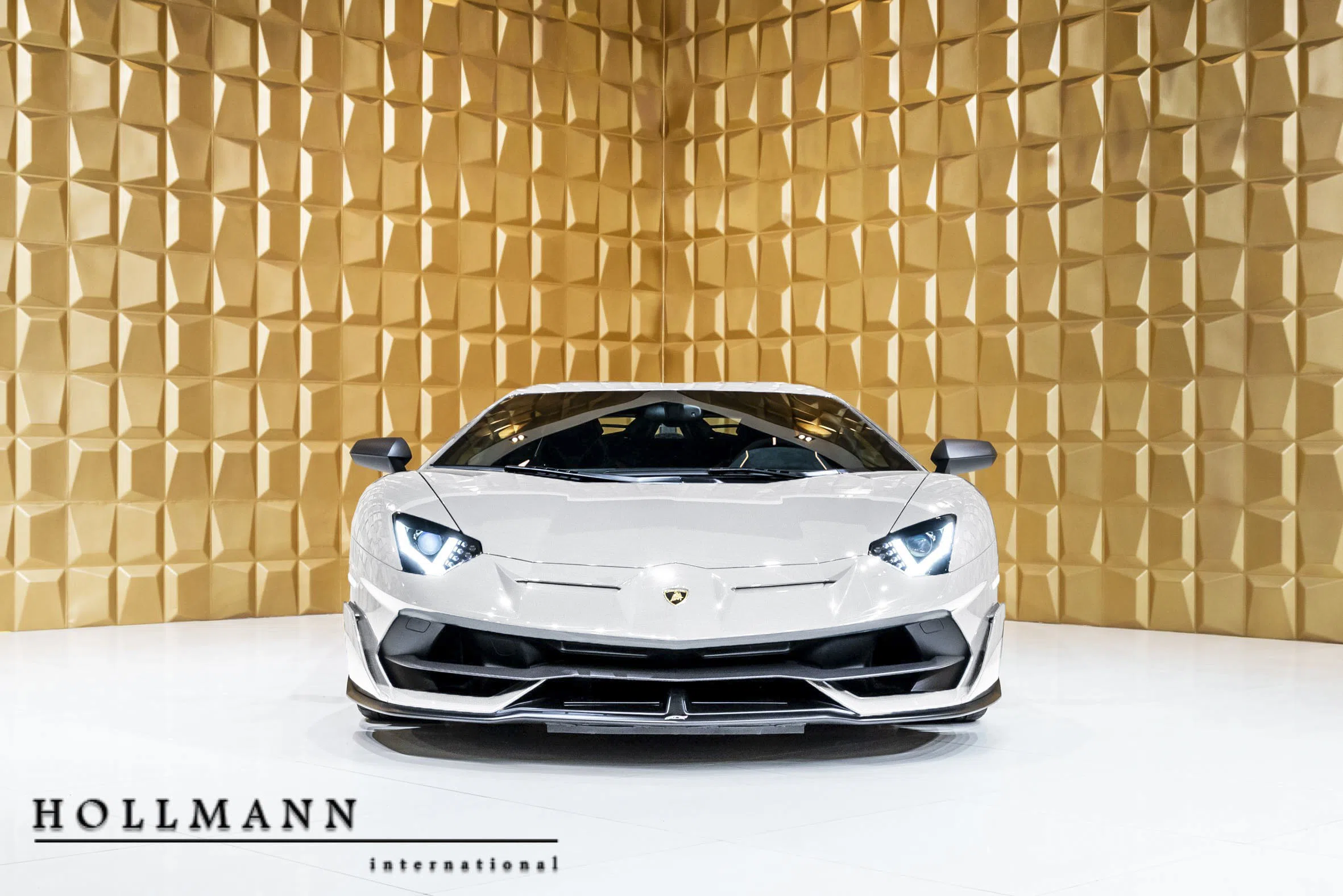2019 Lamborghini Aventador SVJ for sale, exterior, Matte White