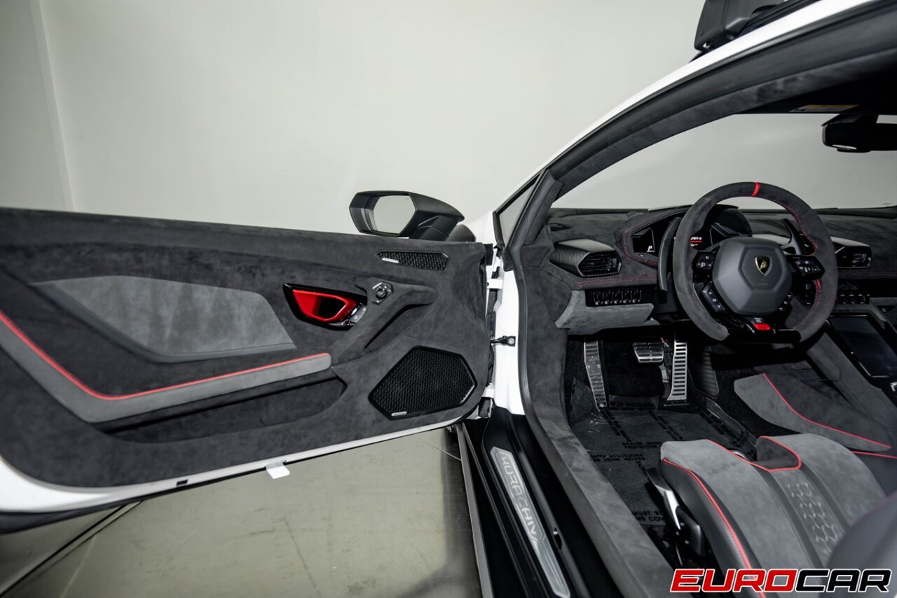 2023 Lamborghini Huracán Sterrato, 7/20