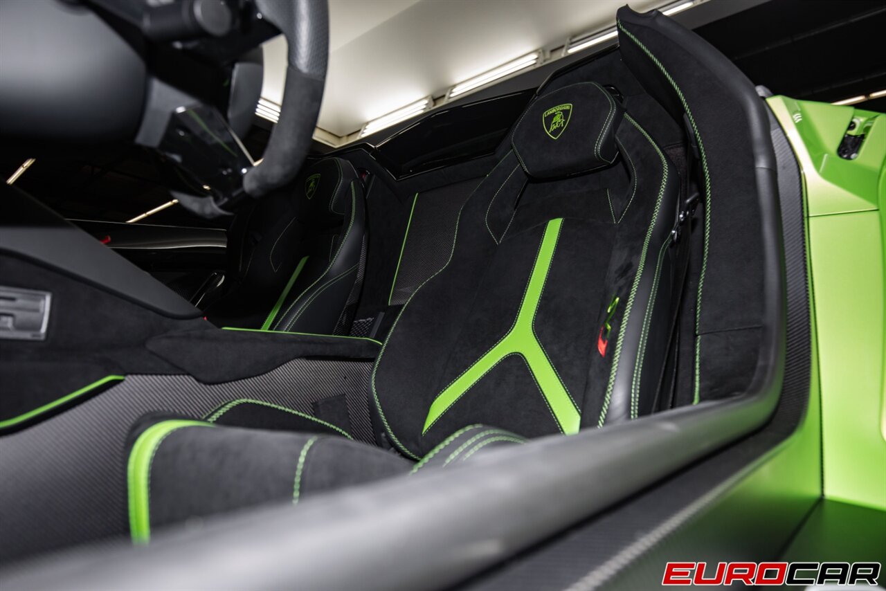 2021 Lamborghini Aventador SVJ Roadster, 16/20