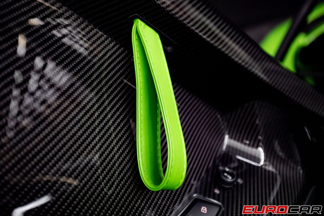 2021 Lamborghini Aventador SVJ Roadster, 19/20