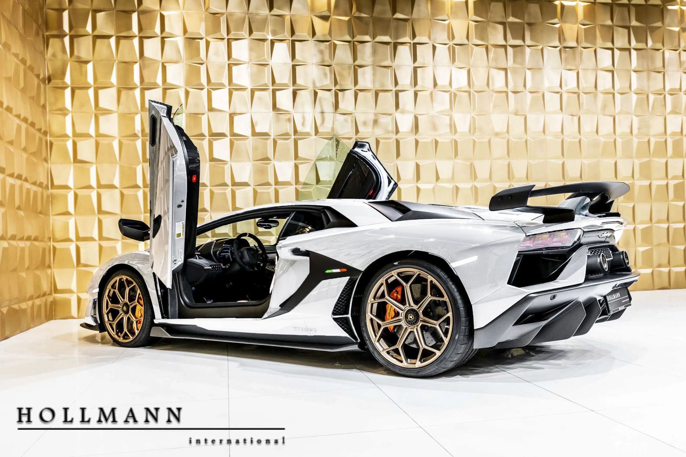 2019 Lamborghini Aventador SVJ for sale, exterior, Matte White