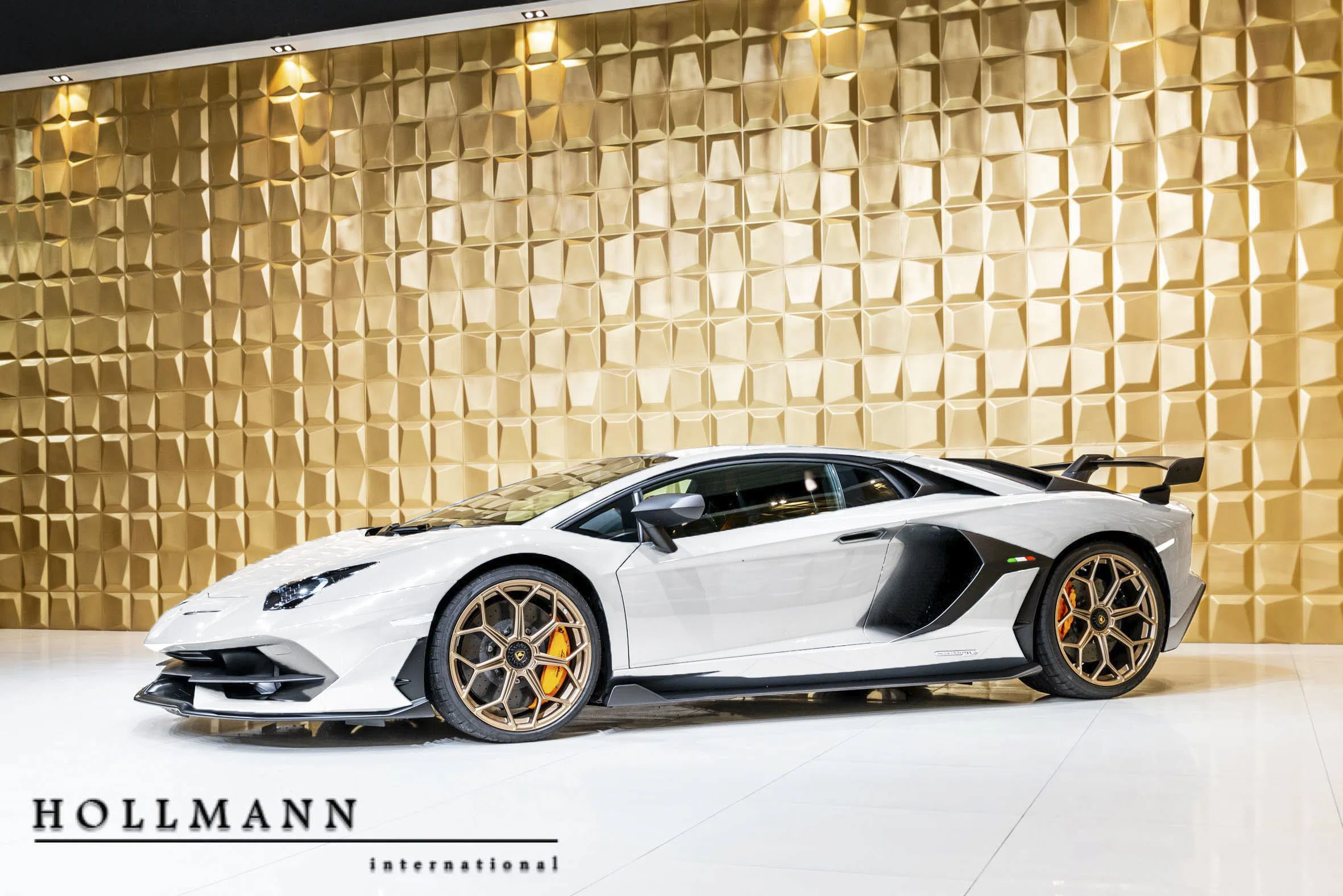 2019 Lamborghini Aventador SVJ for sale, exterior, Matte White
