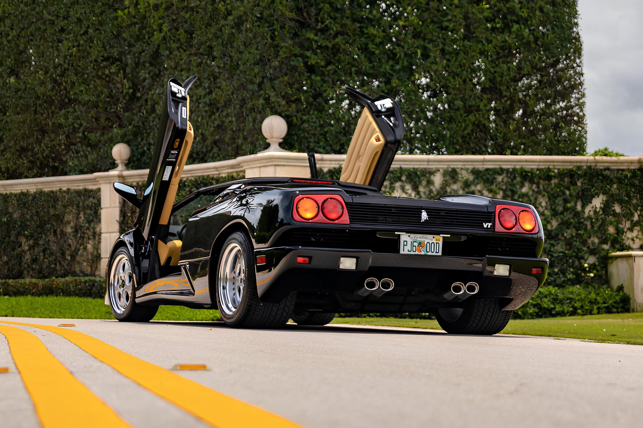 1997 Lamborghini Diablo VT Roadster, 4/14