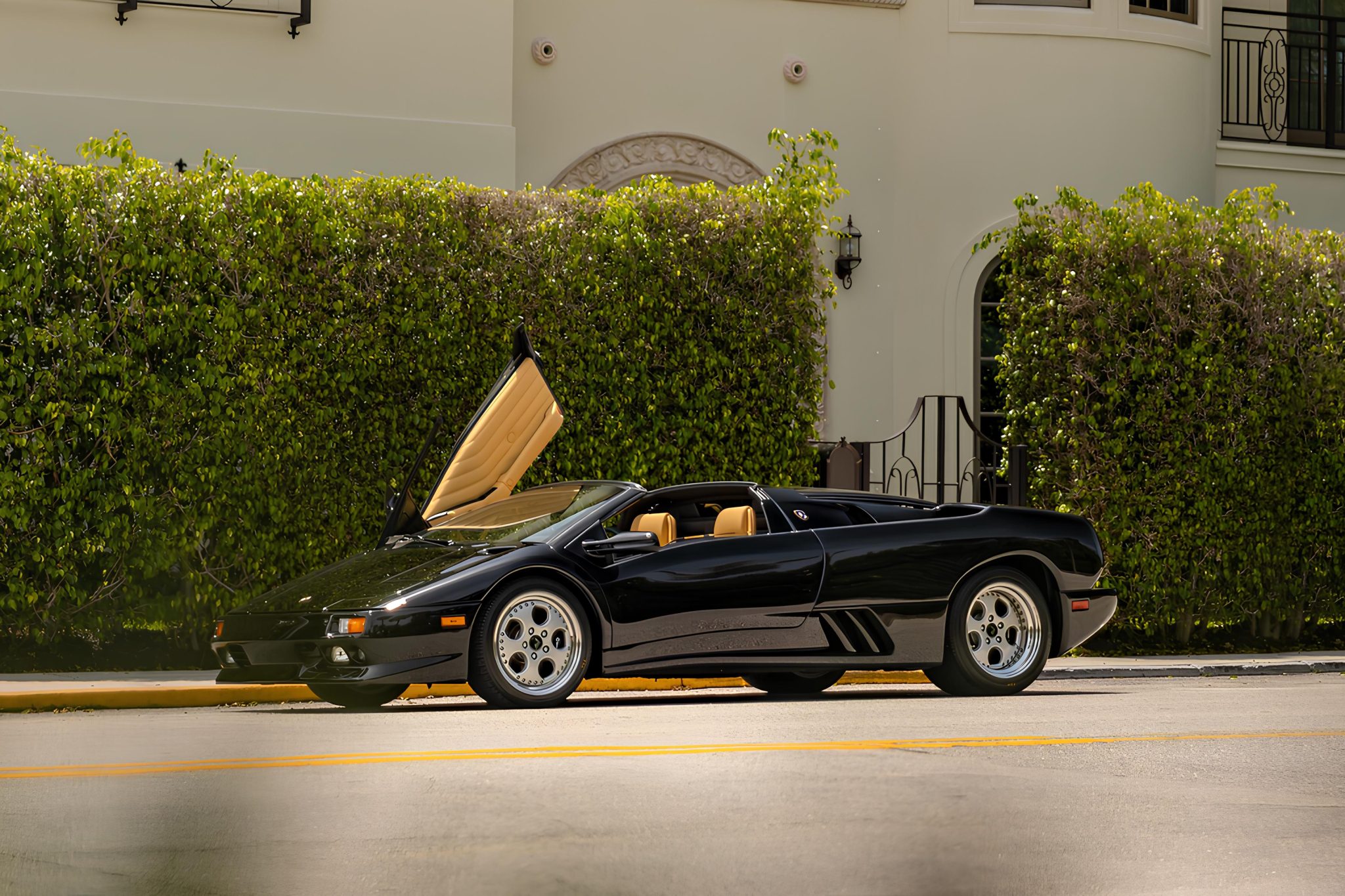 1997 Lamborghini Diablo VT Roadster, 6/14