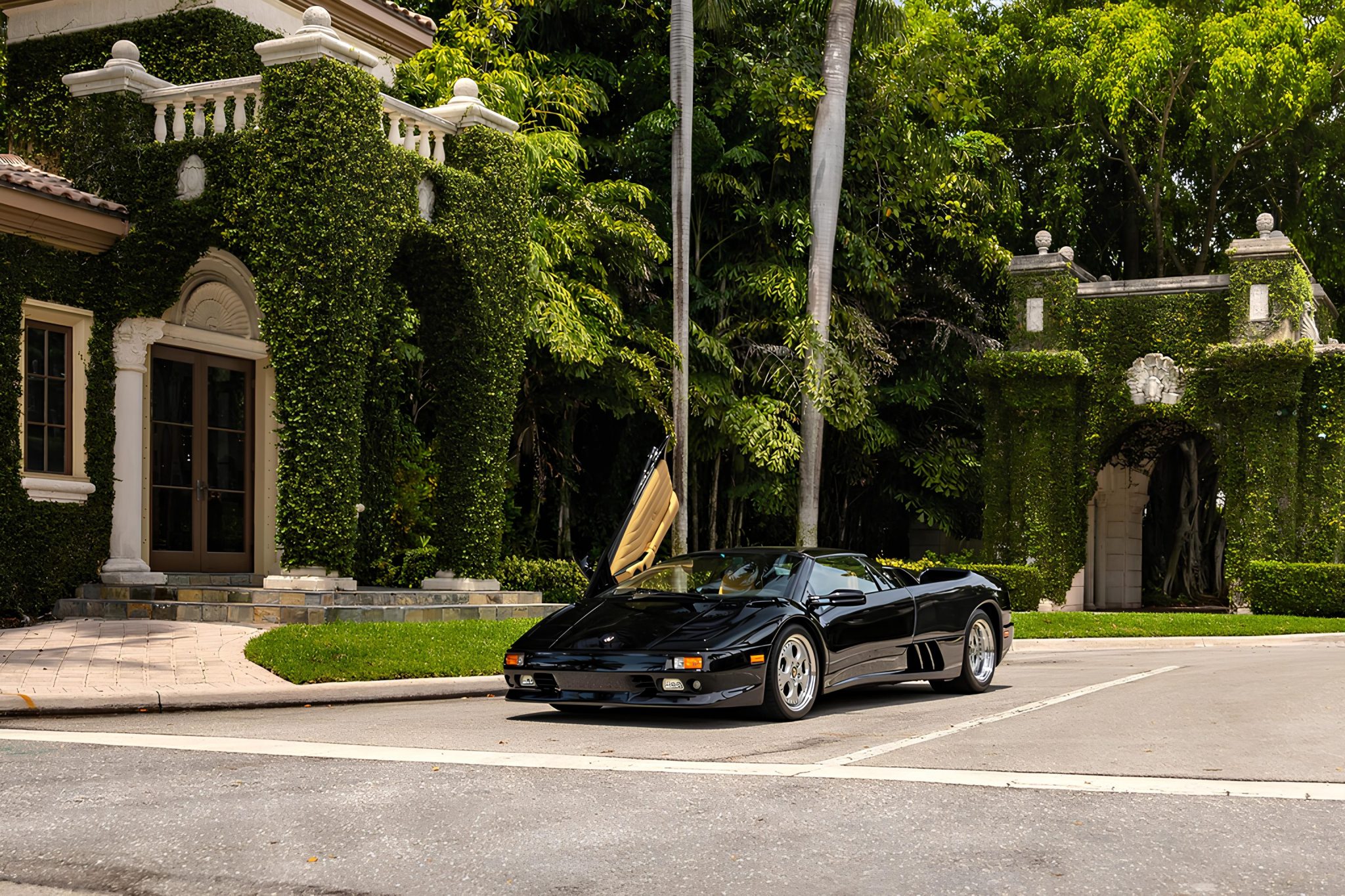 1997 Lamborghini Diablo VT Roadster, 7/14
