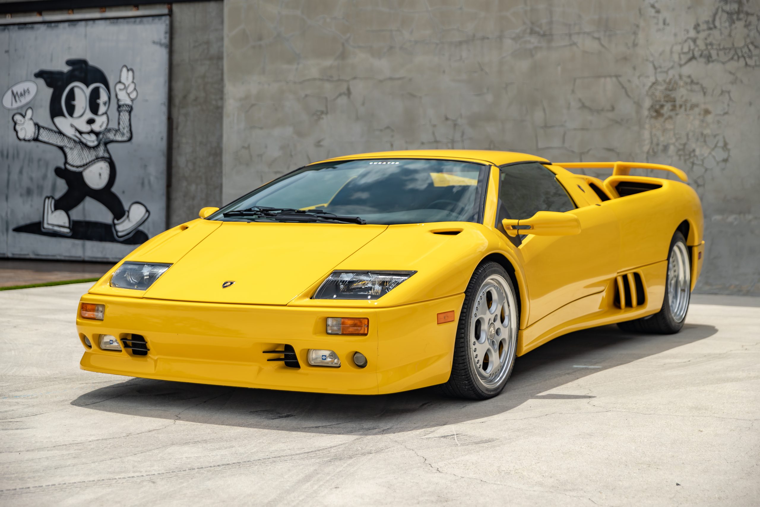 1999 Lamborghini Diablo VT Roadster, 2/20