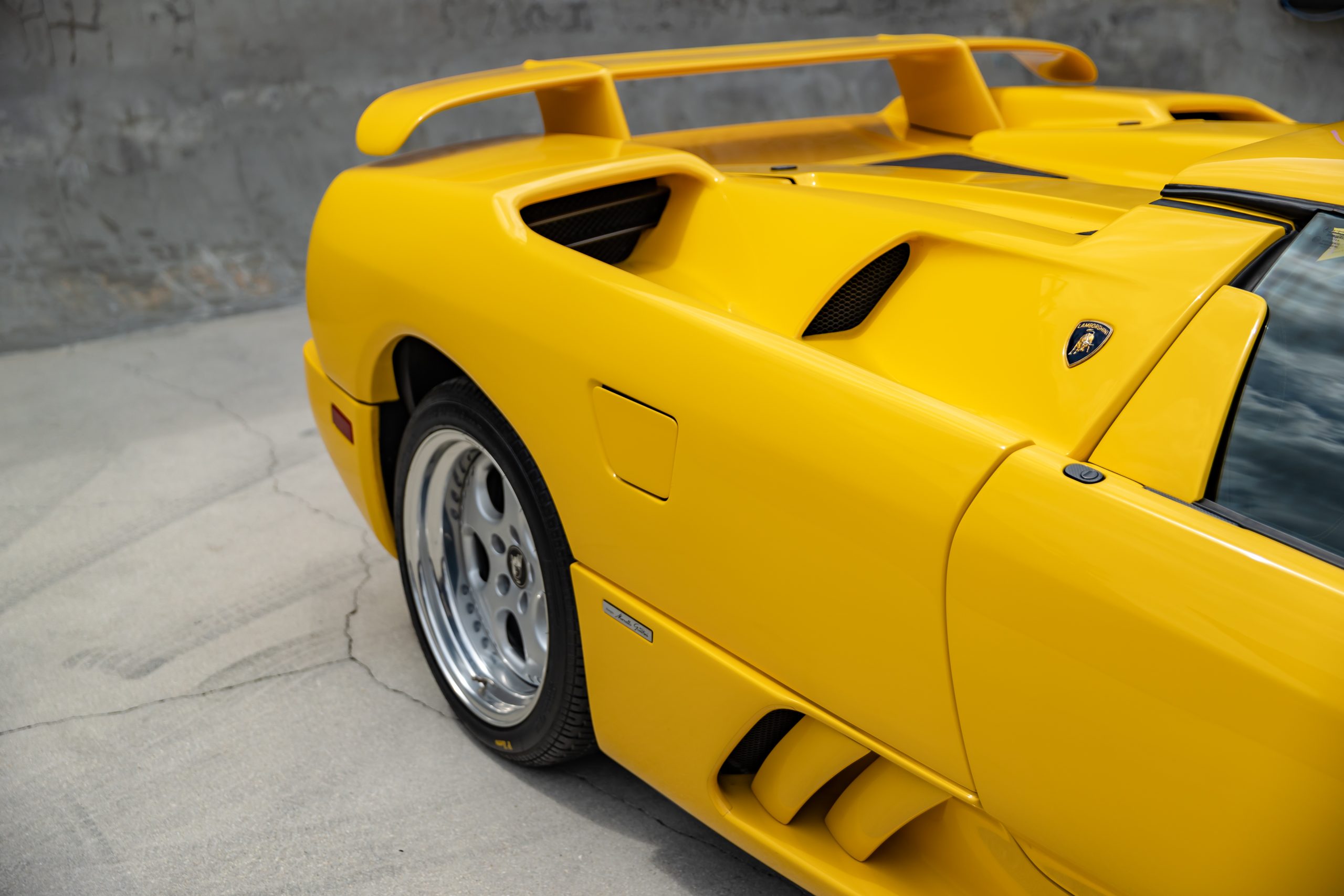 1999 Lamborghini Diablo VT Roadster, 6/20