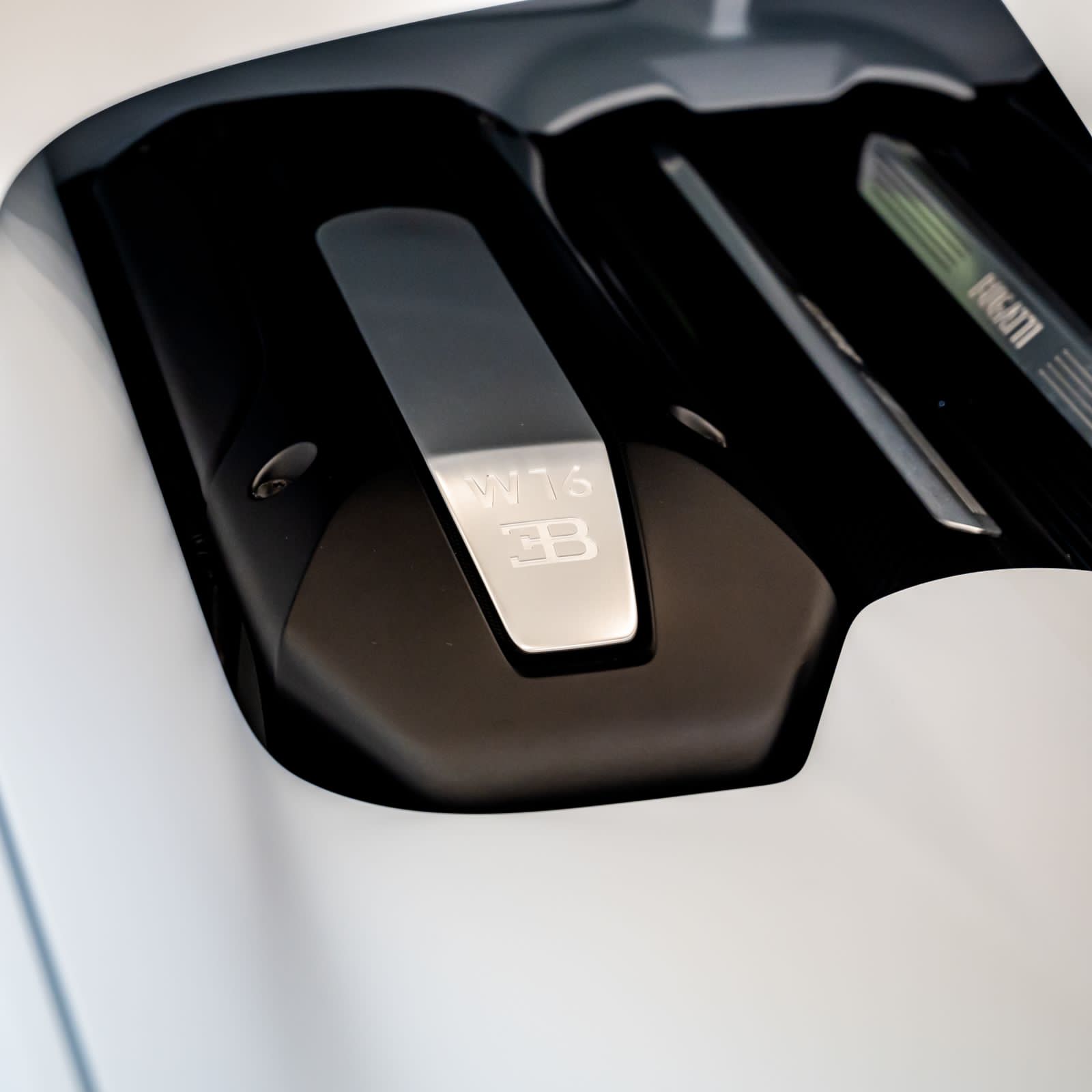 2021 Bugatti Chiron Sport, 10/17