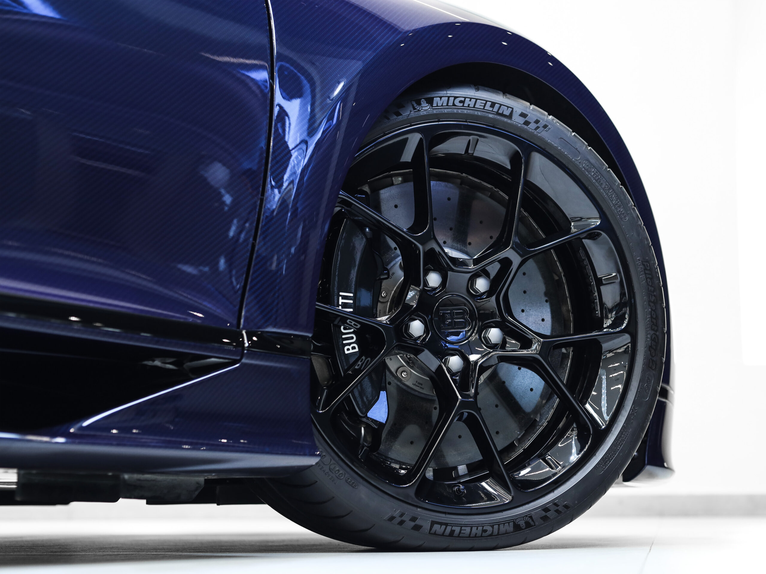 2018 Bugatti Chiron, 2/18