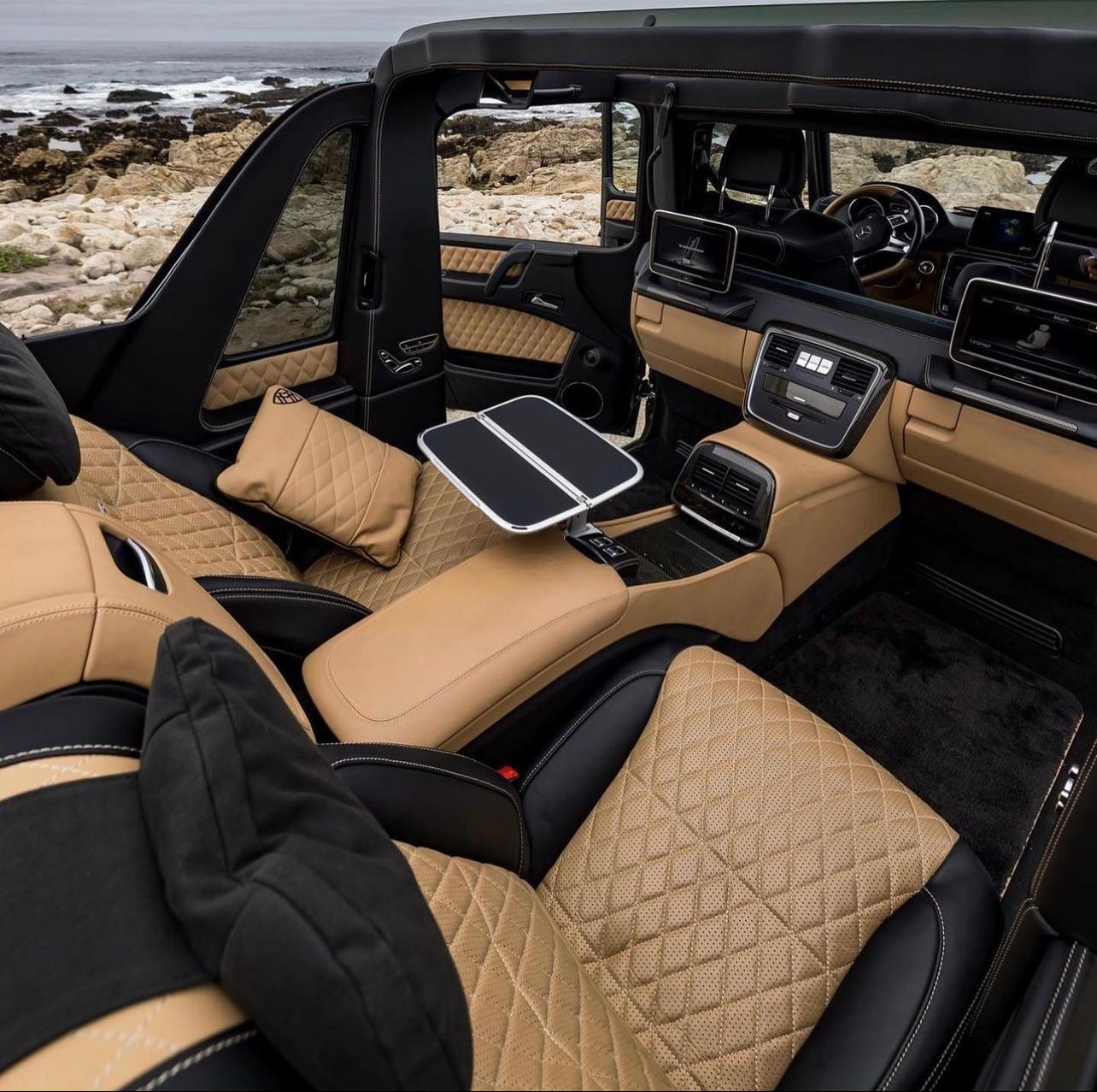 2018 Mercedes-Maybach G 650 Landaulet, 3/4
