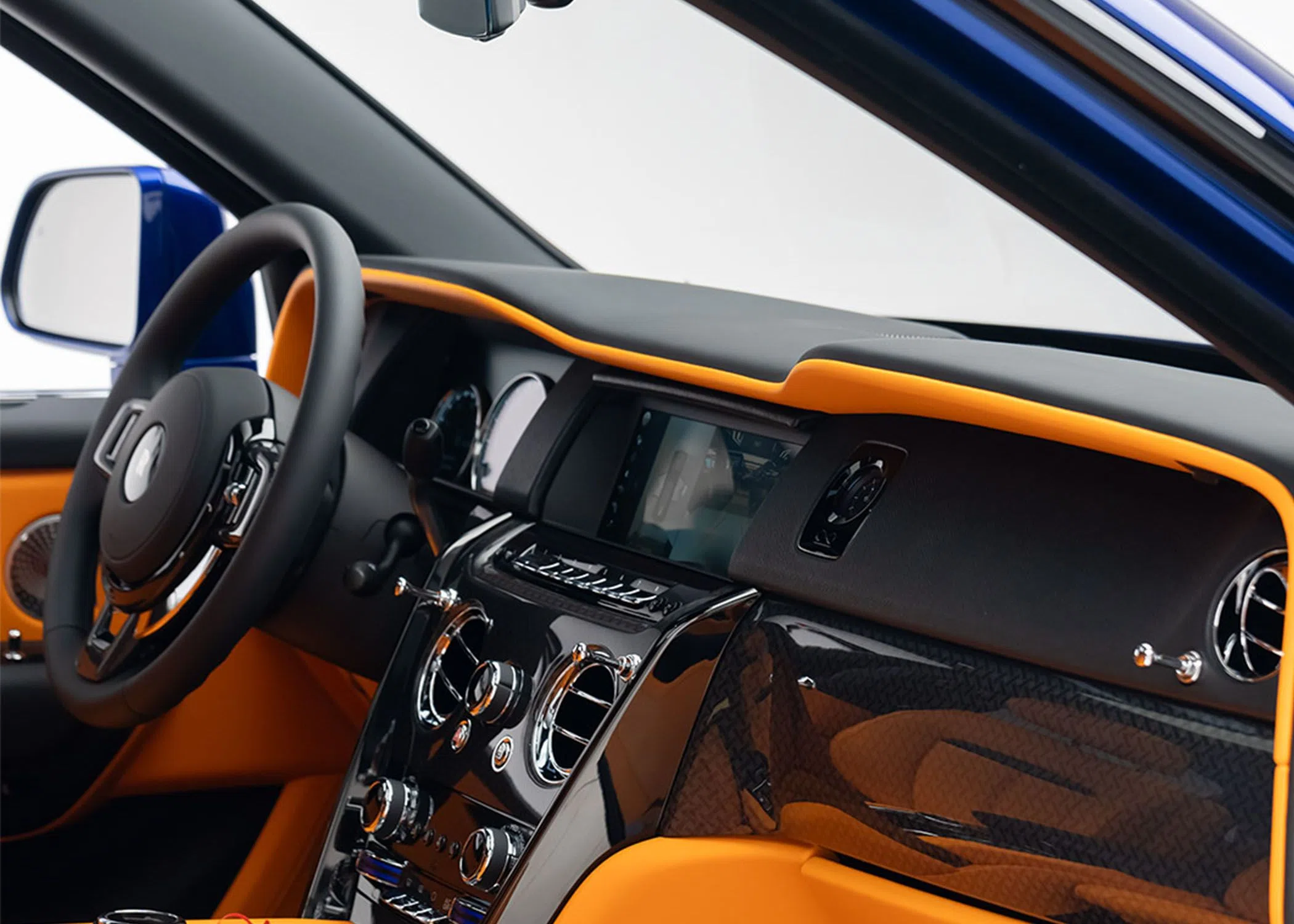2023 Rolls-Royce Cullinan Black Badge interior