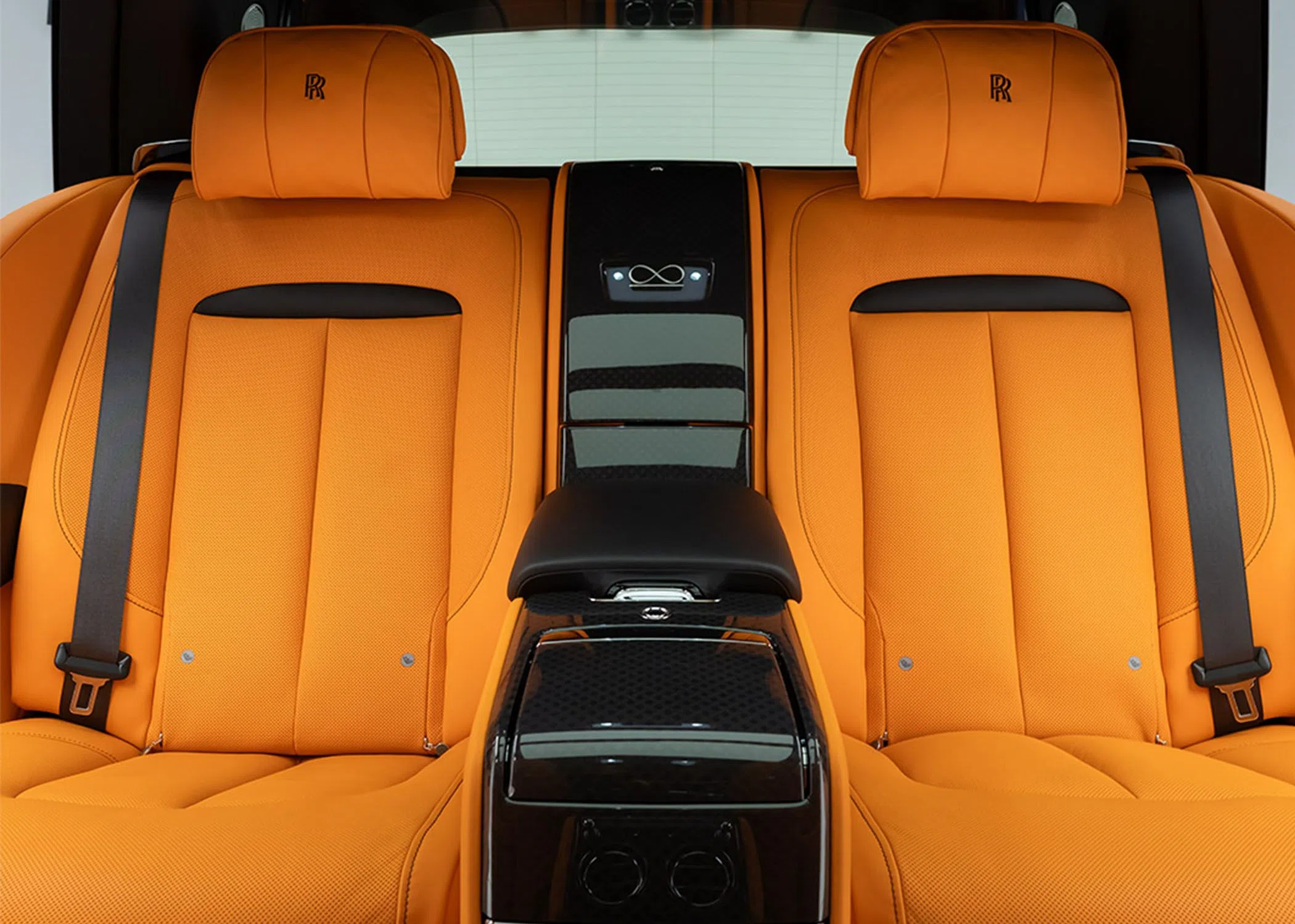 2023 Rolls-Royce Cullinan Black Badge interior, seats