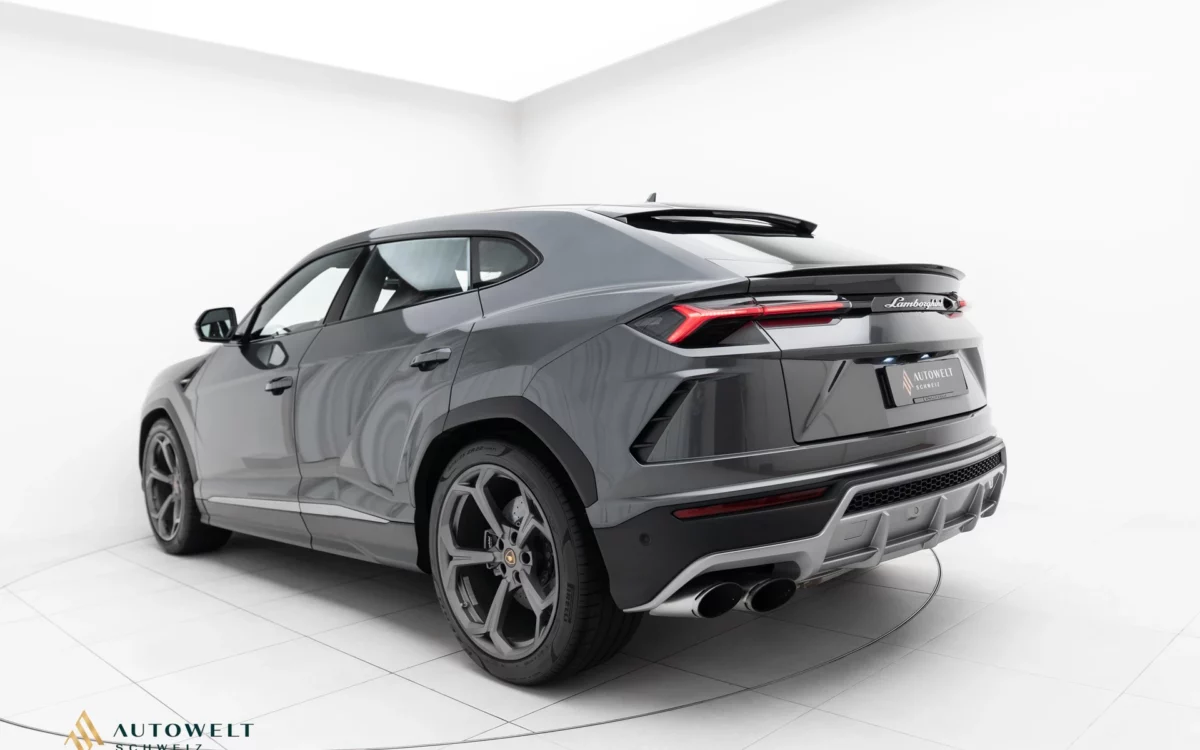 2020 Lamborghini Urus, 3/7